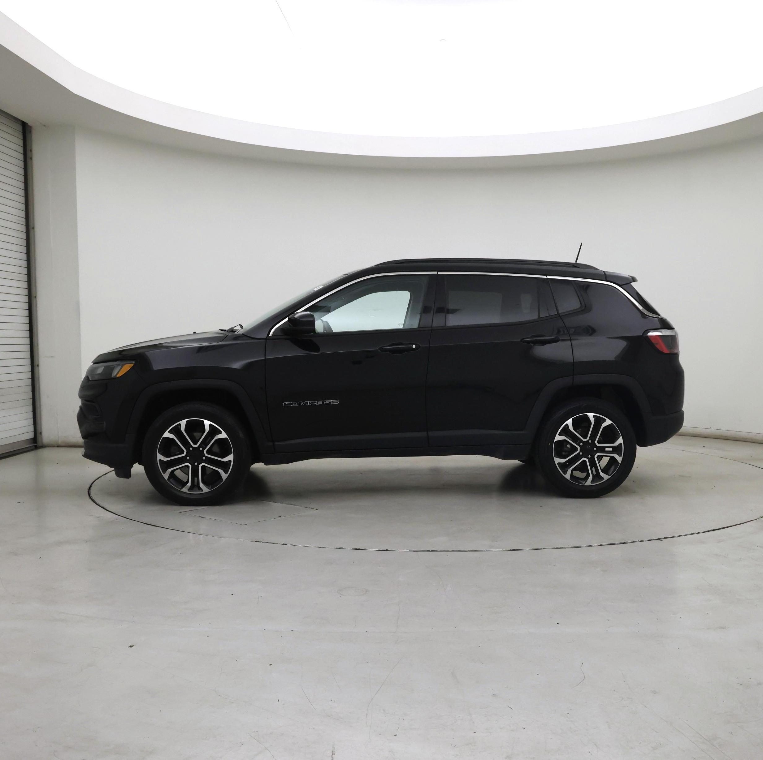 Thumbnail: 2022 Jeep Compass - 3