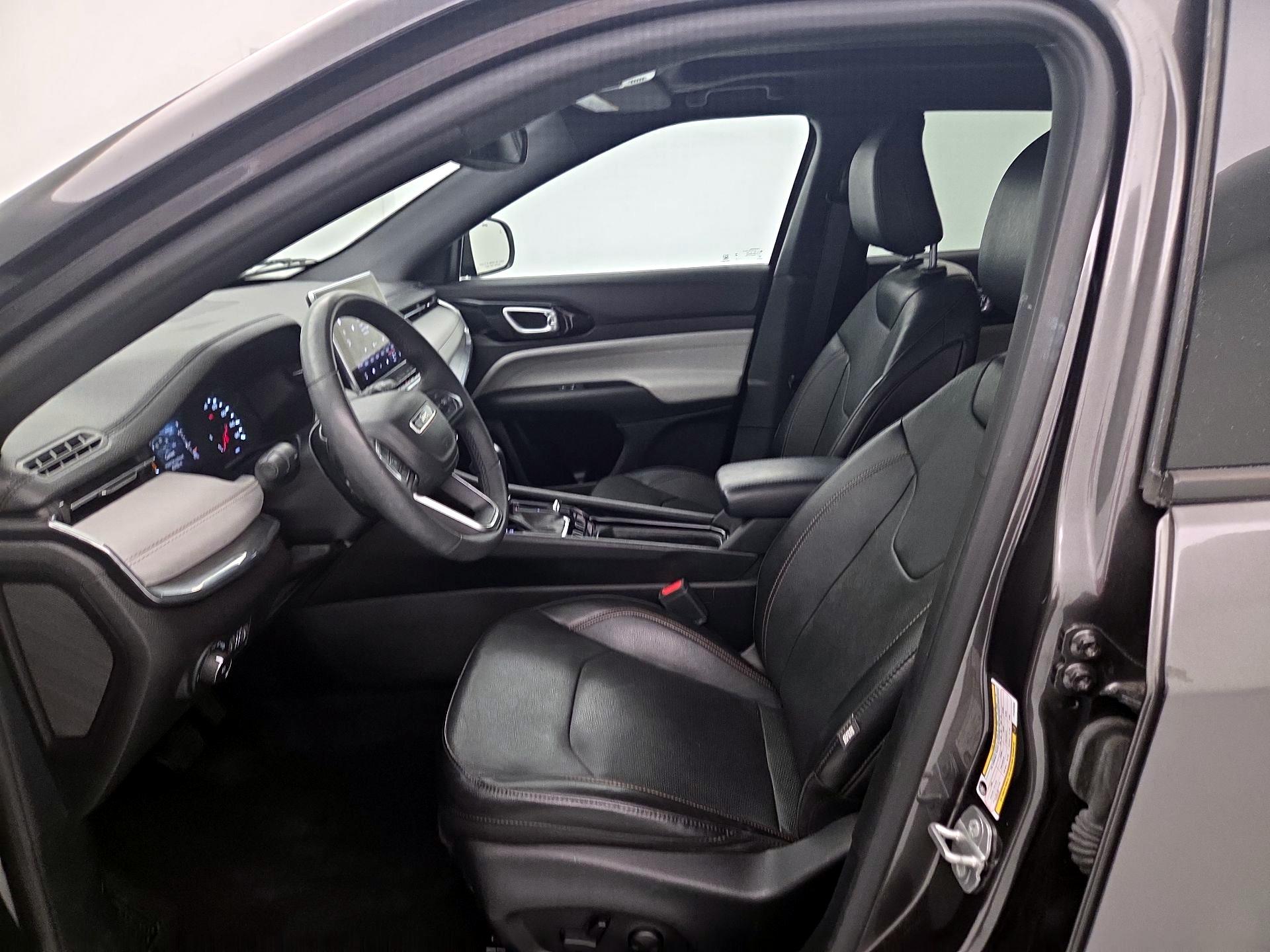 Thumbnail: 2023 Jeep Compass - 11