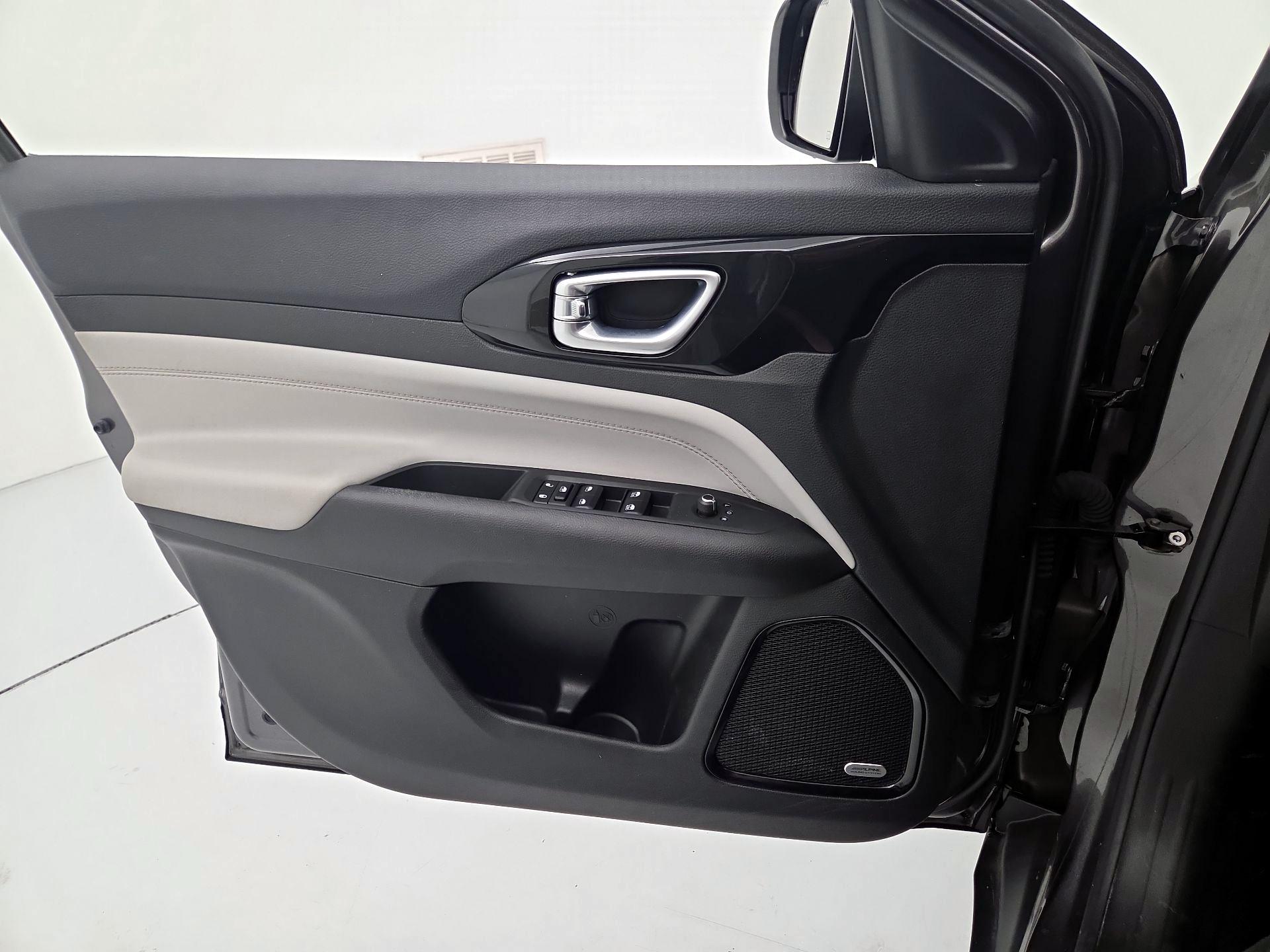 Thumbnail: 2023 Jeep Compass - 12