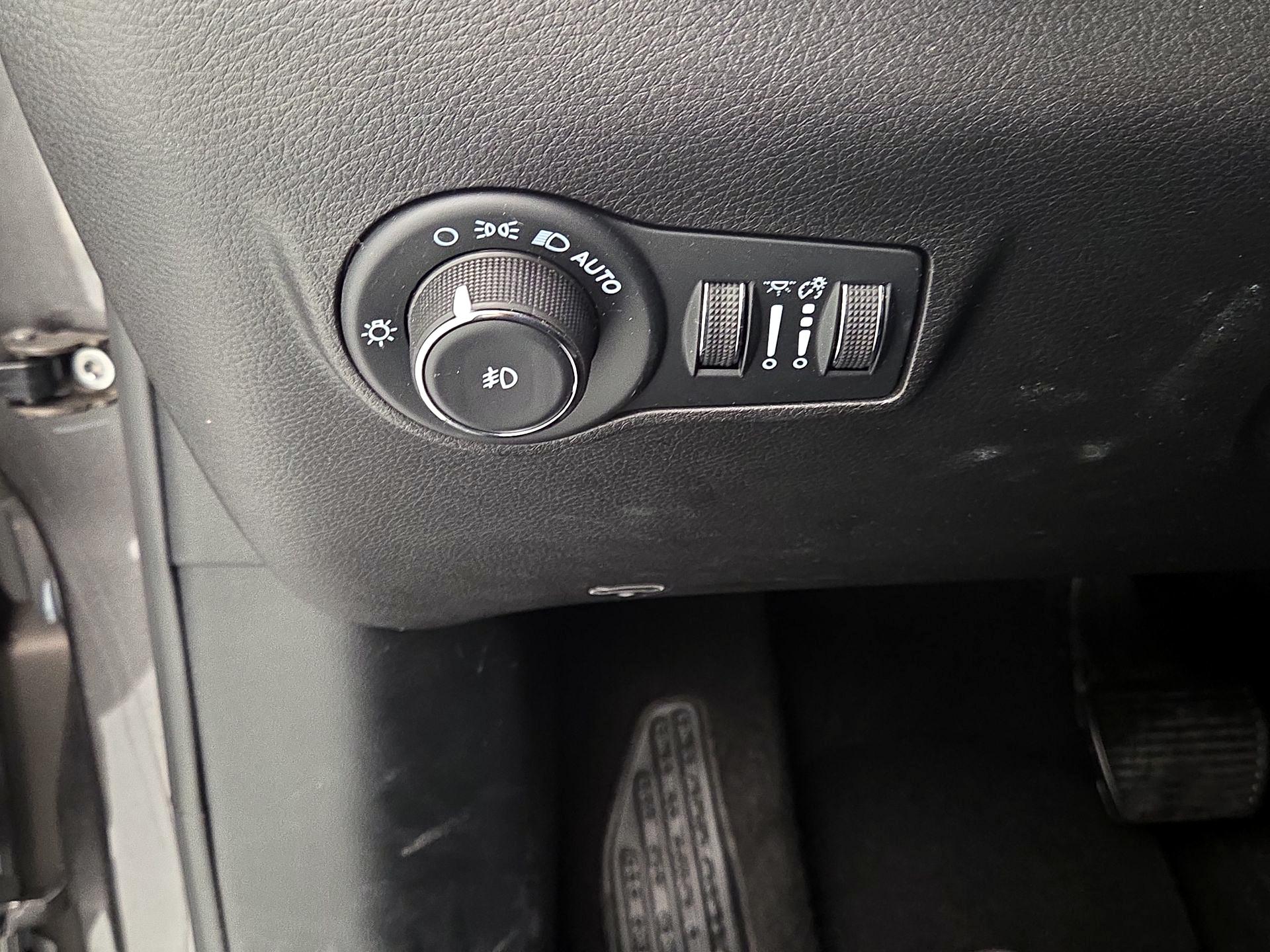 Thumbnail: 2023 Jeep Compass - 13