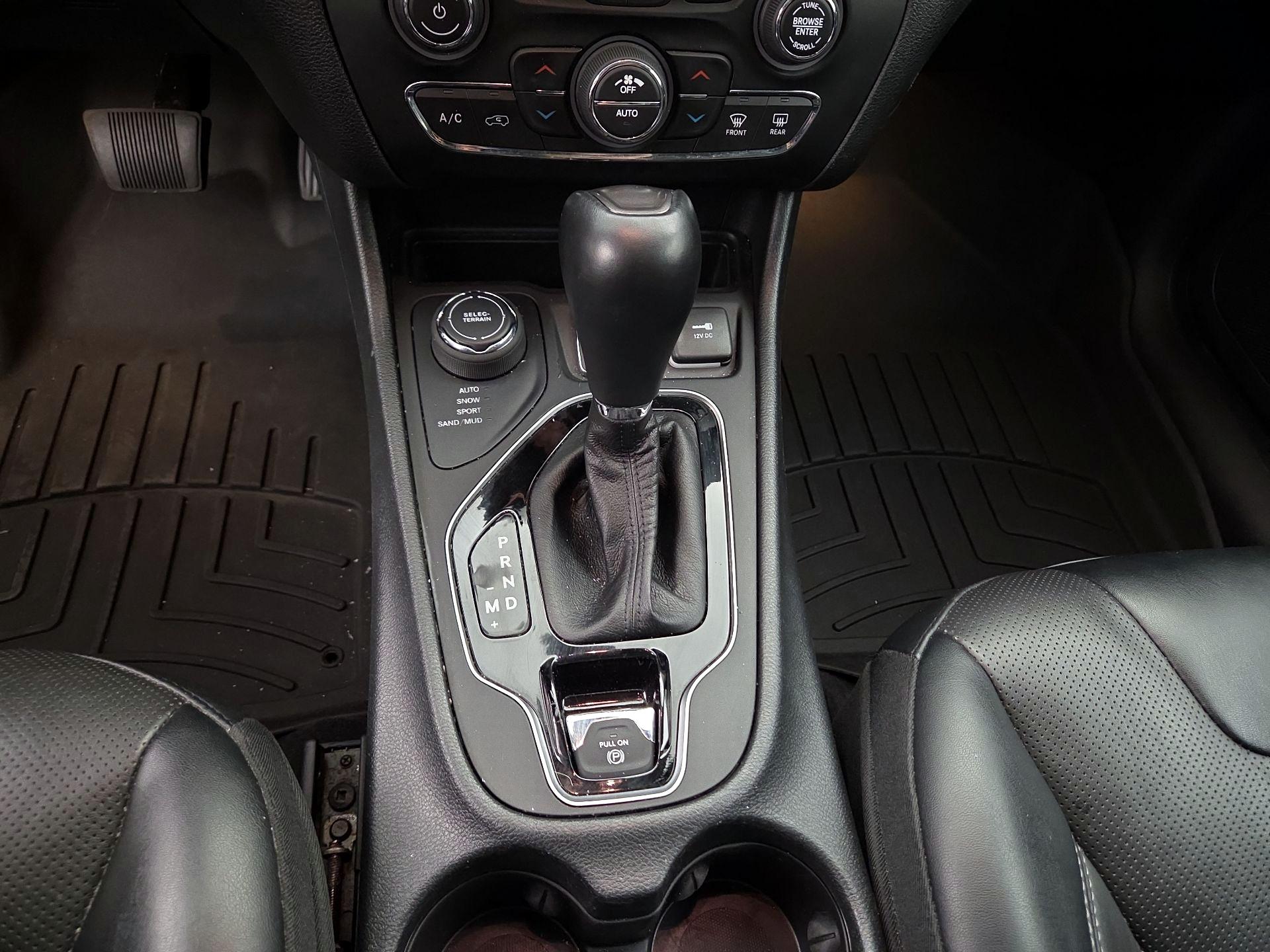 Thumbnail: 2022 Jeep Cherokee - 17