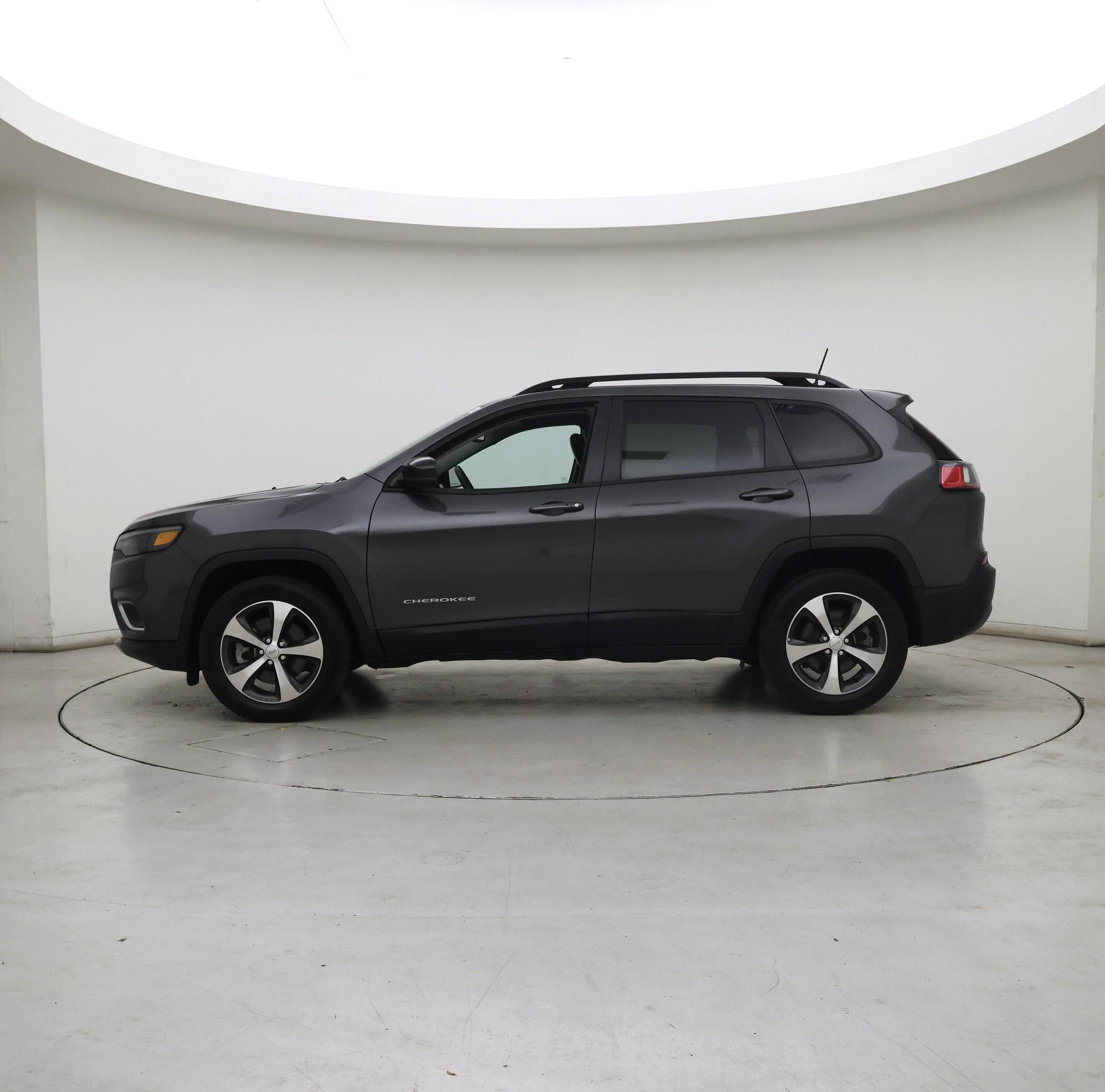 Thumbnail: 2022 Jeep Cherokee - 3