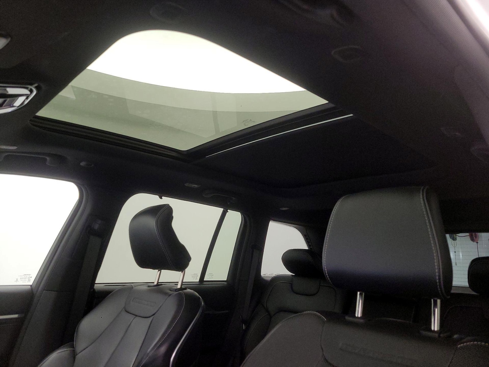 2023 Jeep Grand Cherokee Overland 4xe - Photo 21