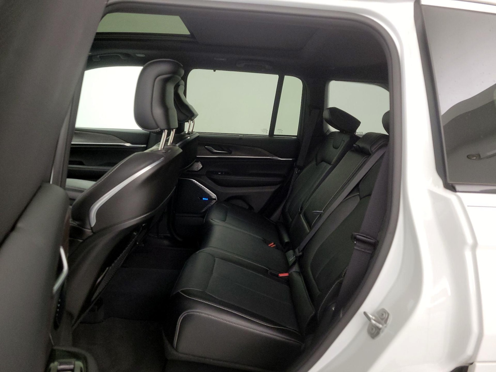 2023 Jeep Grand Cherokee Overland 4xe - Photo 22