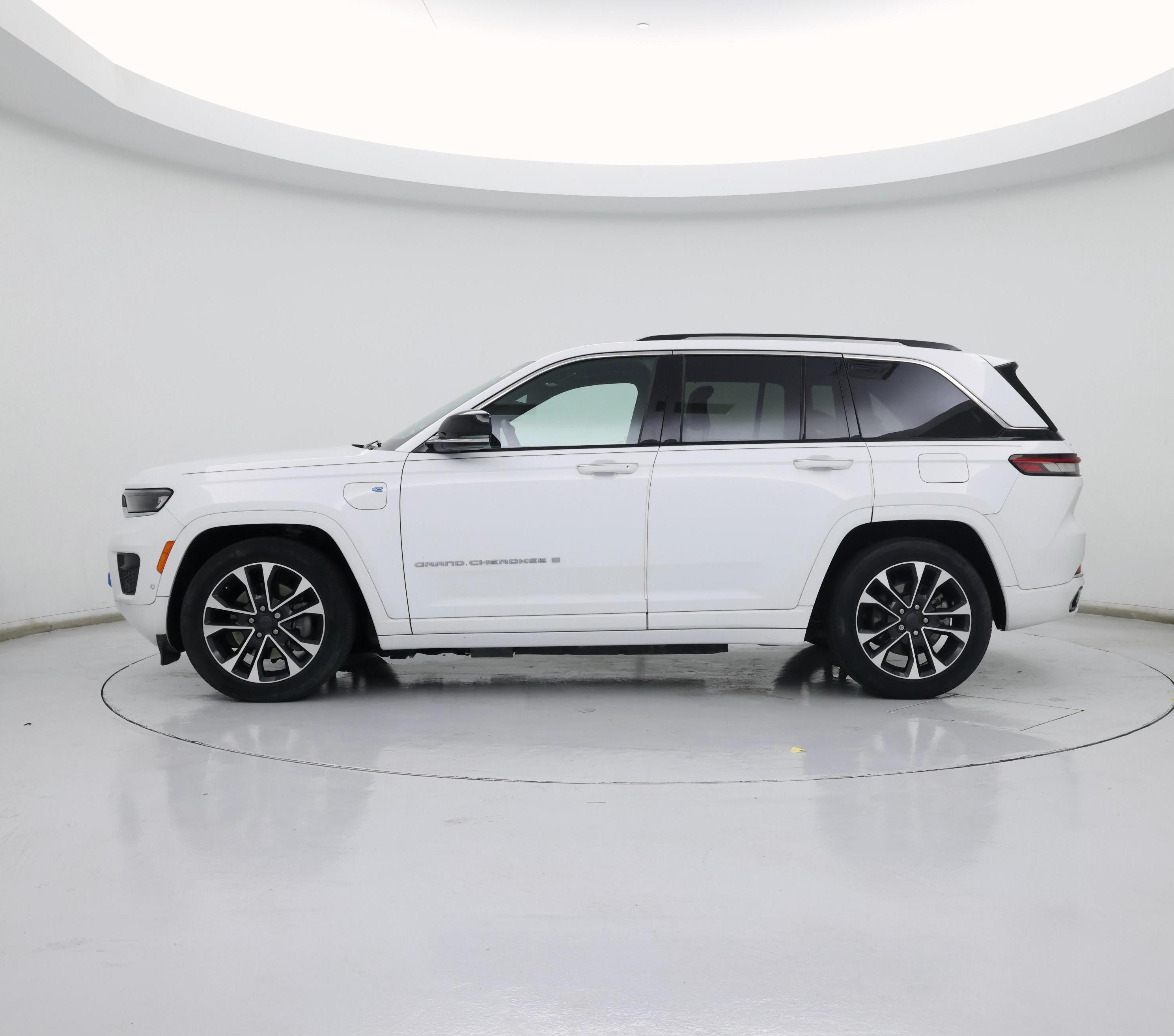 Thumbnail: 2023 Jeep Grand Cherokee - 3