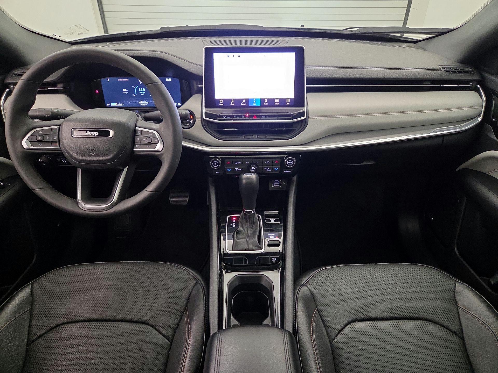 Thumbnail: 2023 Jeep Compass - 9