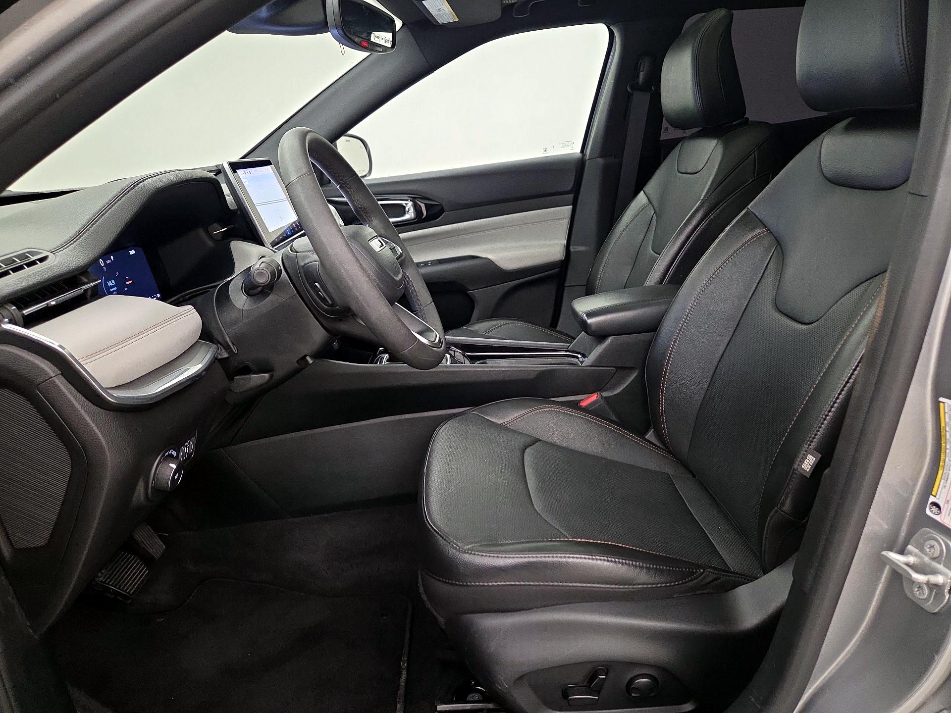 Thumbnail: 2023 Jeep Compass - 11