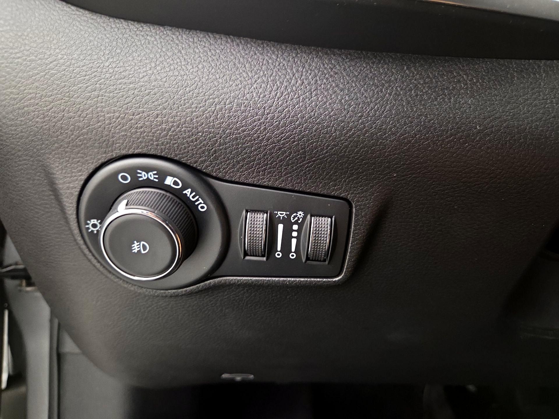 Thumbnail: 2023 Jeep Compass - 13