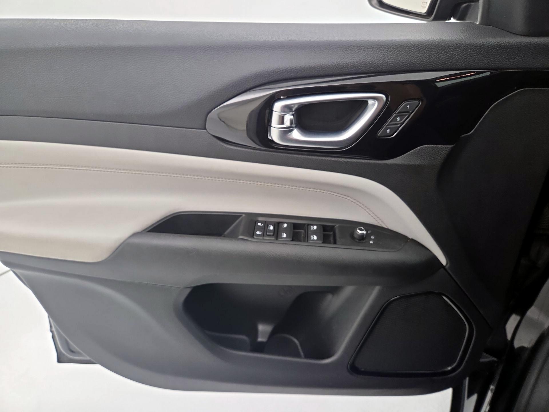 Thumbnail: 2022 Jeep Compass - 12