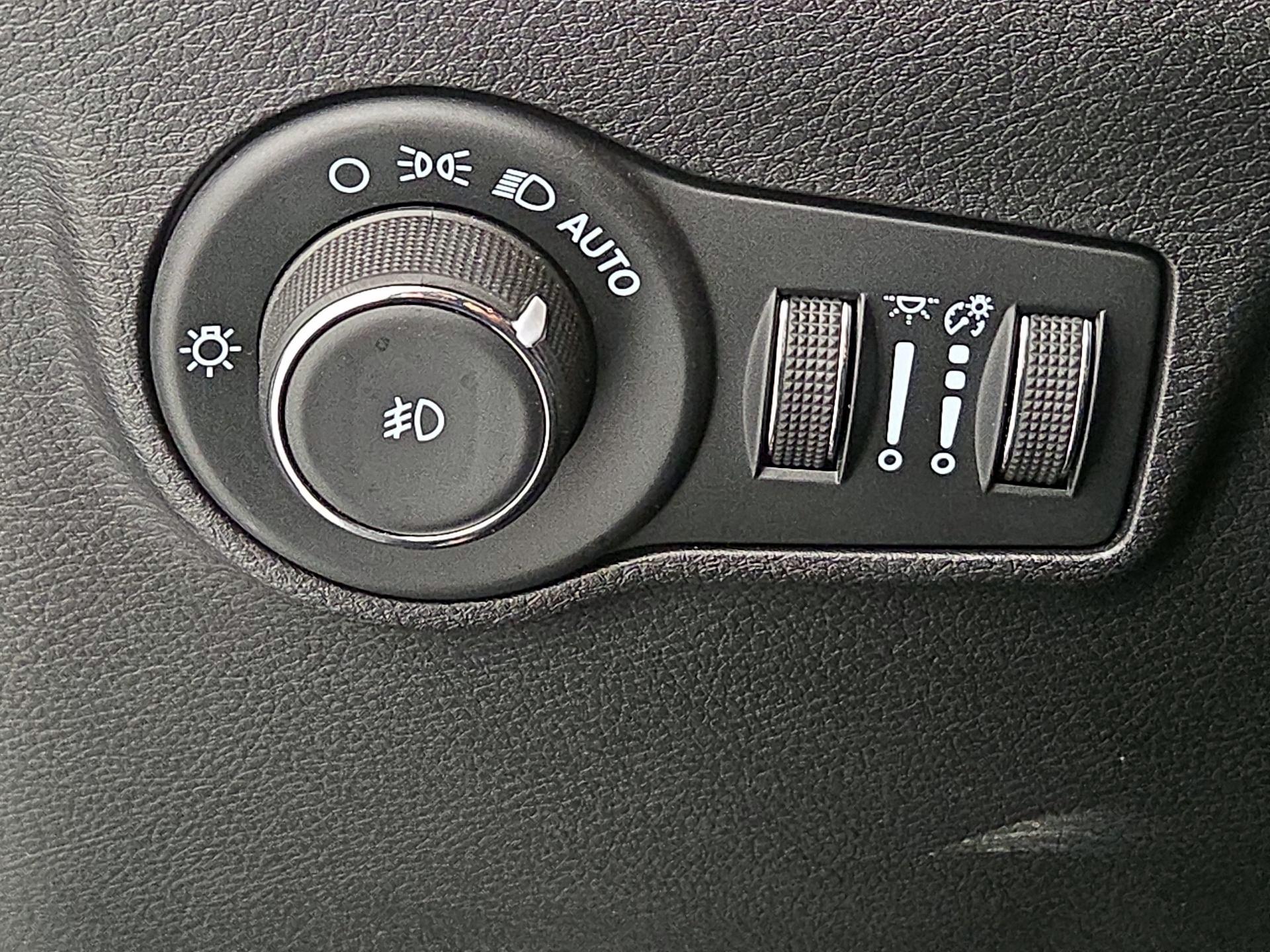 Thumbnail: 2022 Jeep Compass - 13