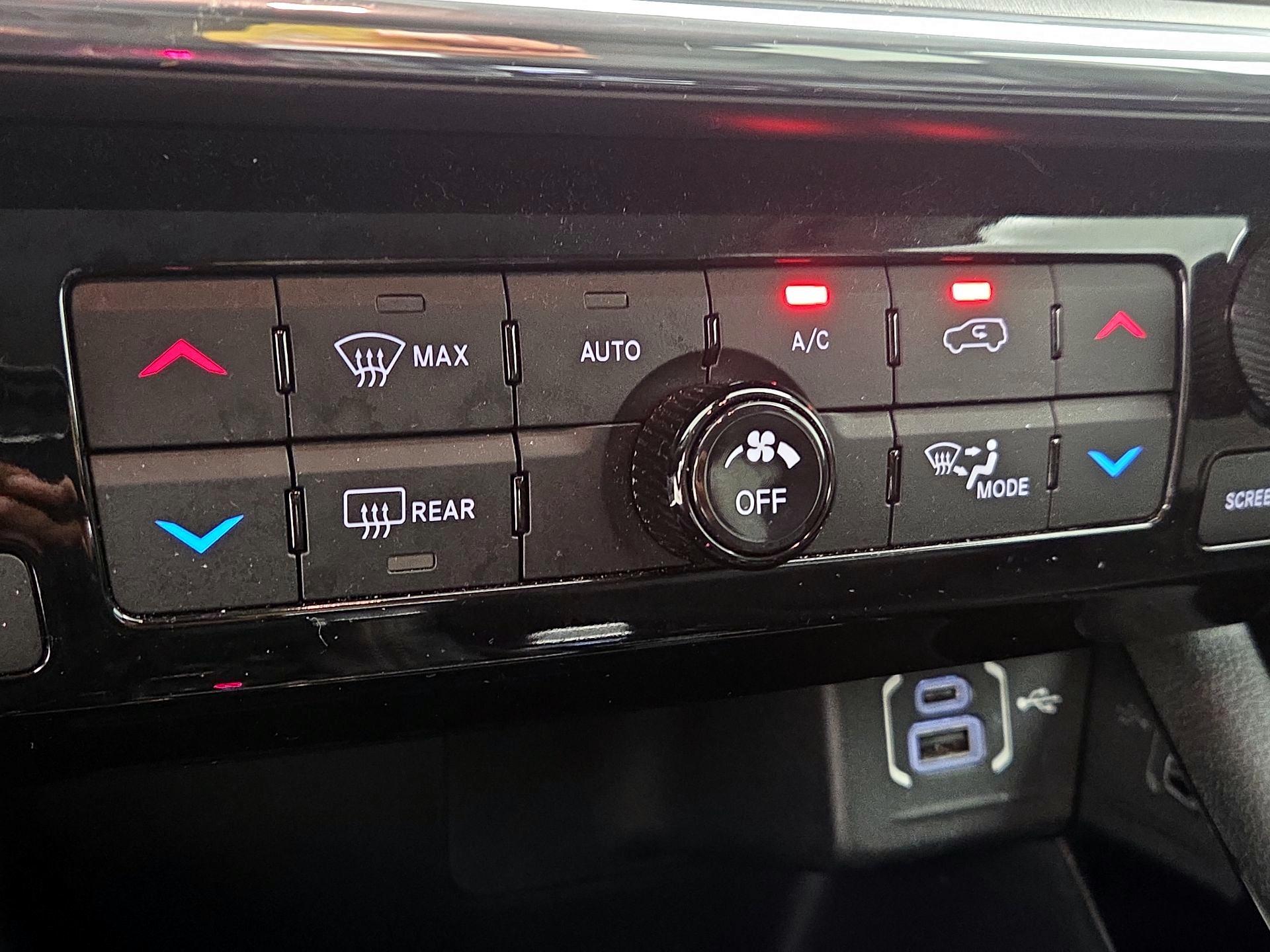 Thumbnail: 2022 Jeep Compass - 17