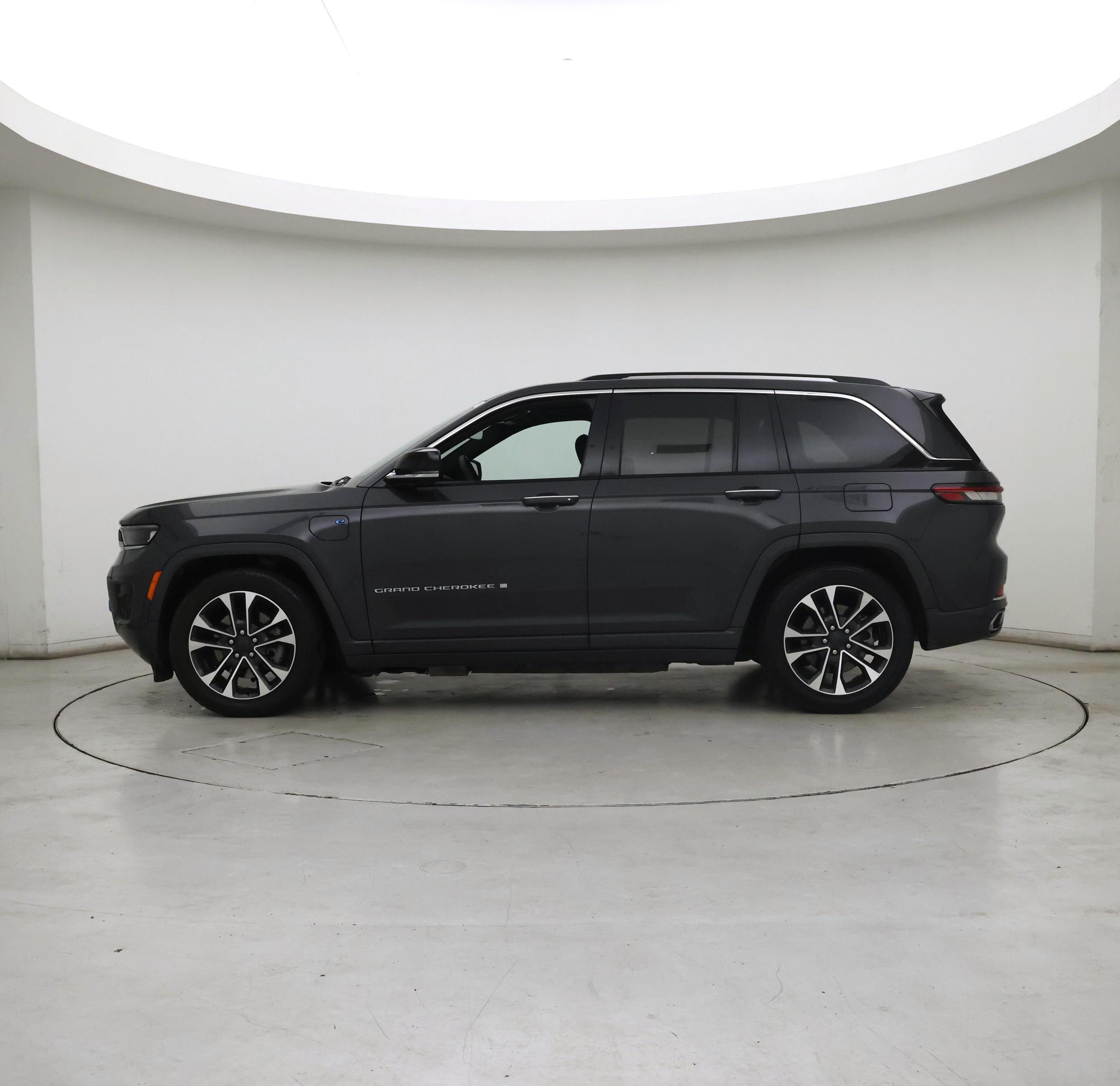 Thumbnail: 2023 Jeep Grand Cherokee - 3