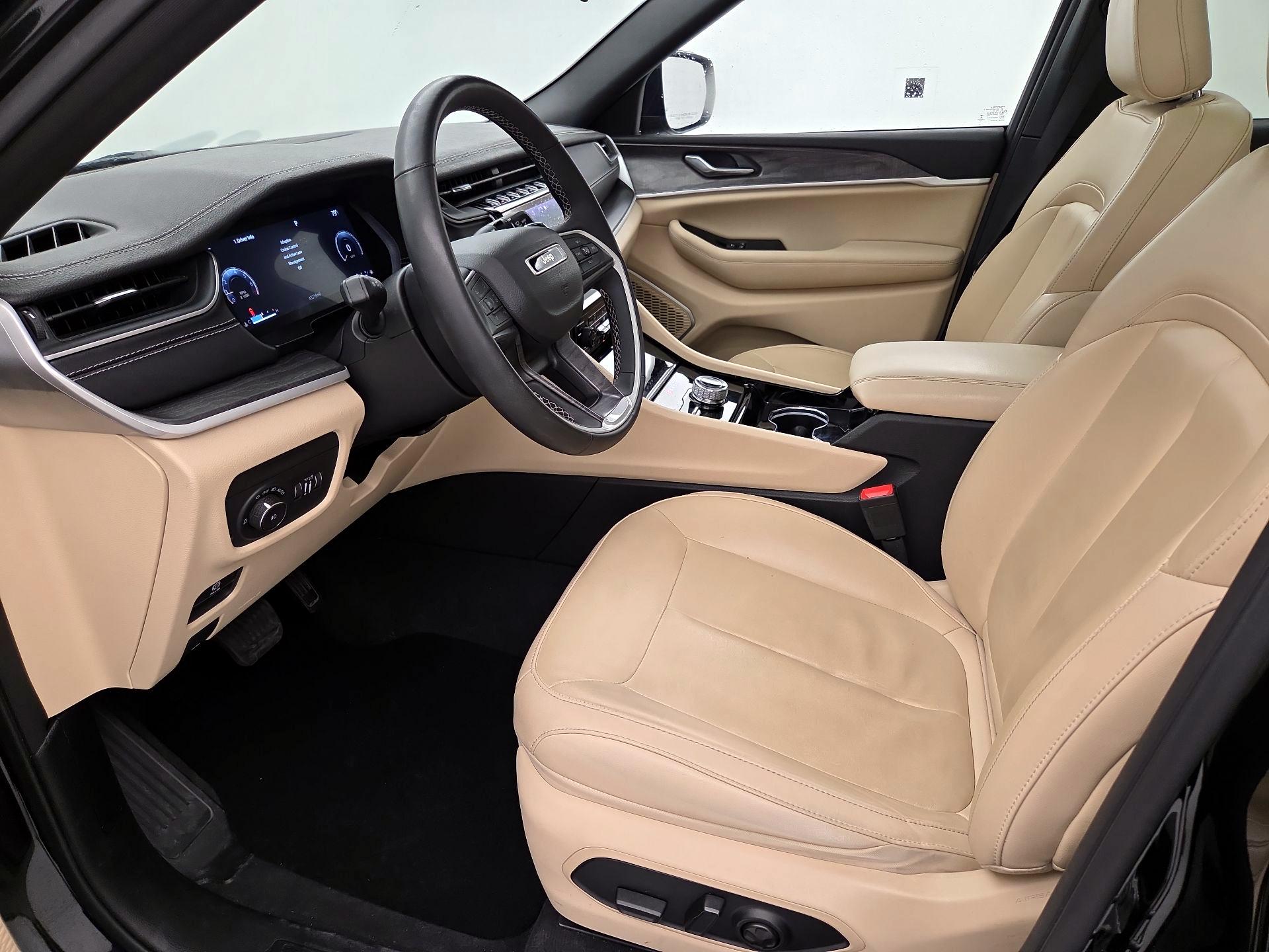 Thumbnail: 2023 Jeep Grand Cherokee L - 11