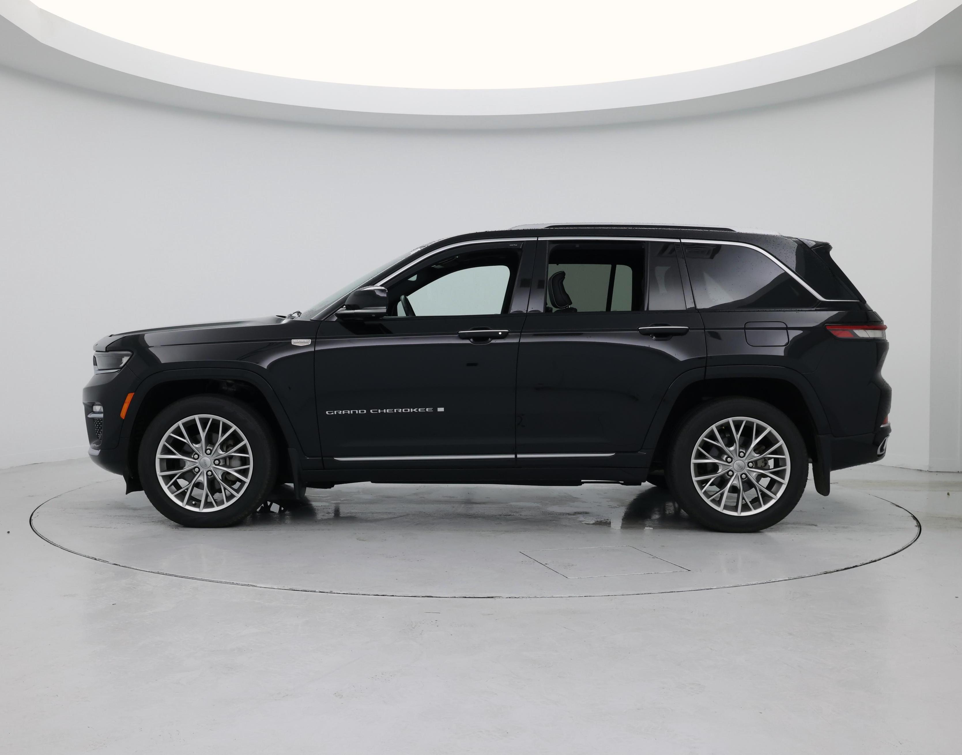 Thumbnail: 2022 Jeep Grand Cherokee - 3