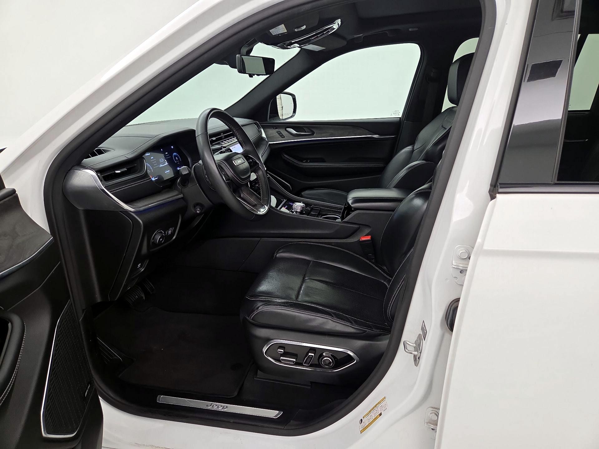 Thumbnail: 2023 Jeep Grand Cherokee - 11