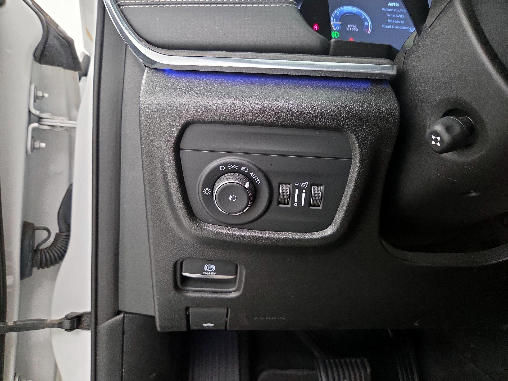 Thumbnail: 2023 Jeep Grand Cherokee - 13