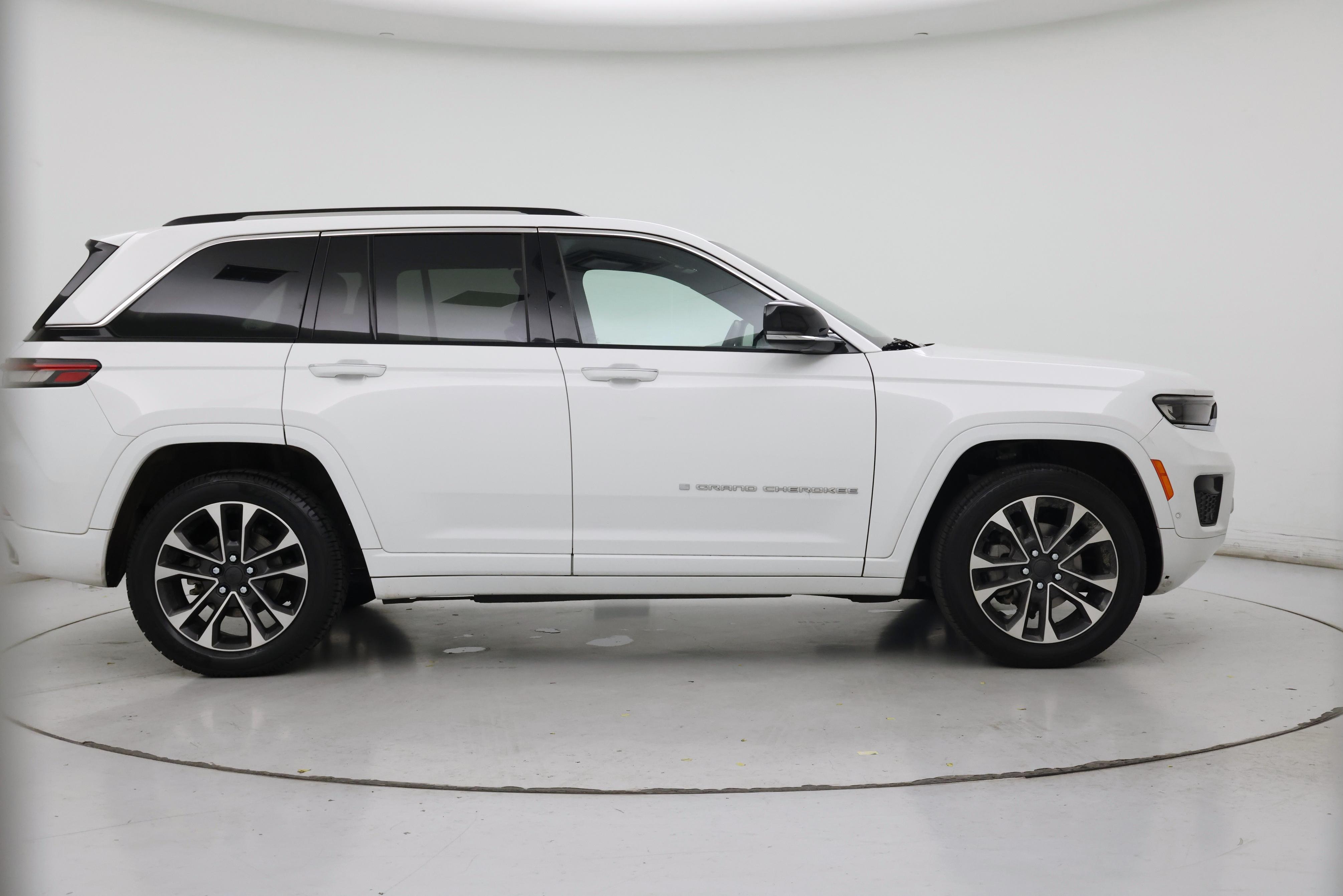 Thumbnail: 2023 Jeep Grand Cherokee - 7