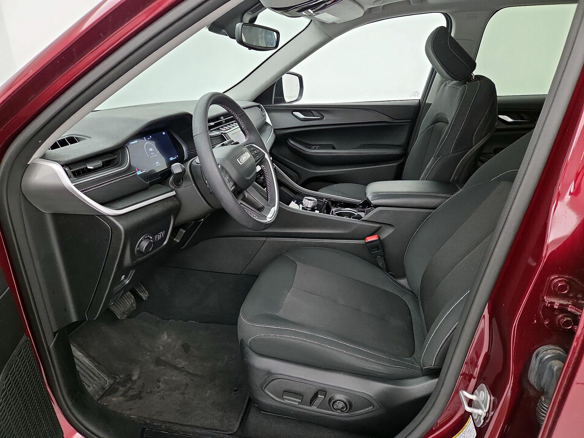 Thumbnail: 2023 Jeep Grand Cherokee - 11
