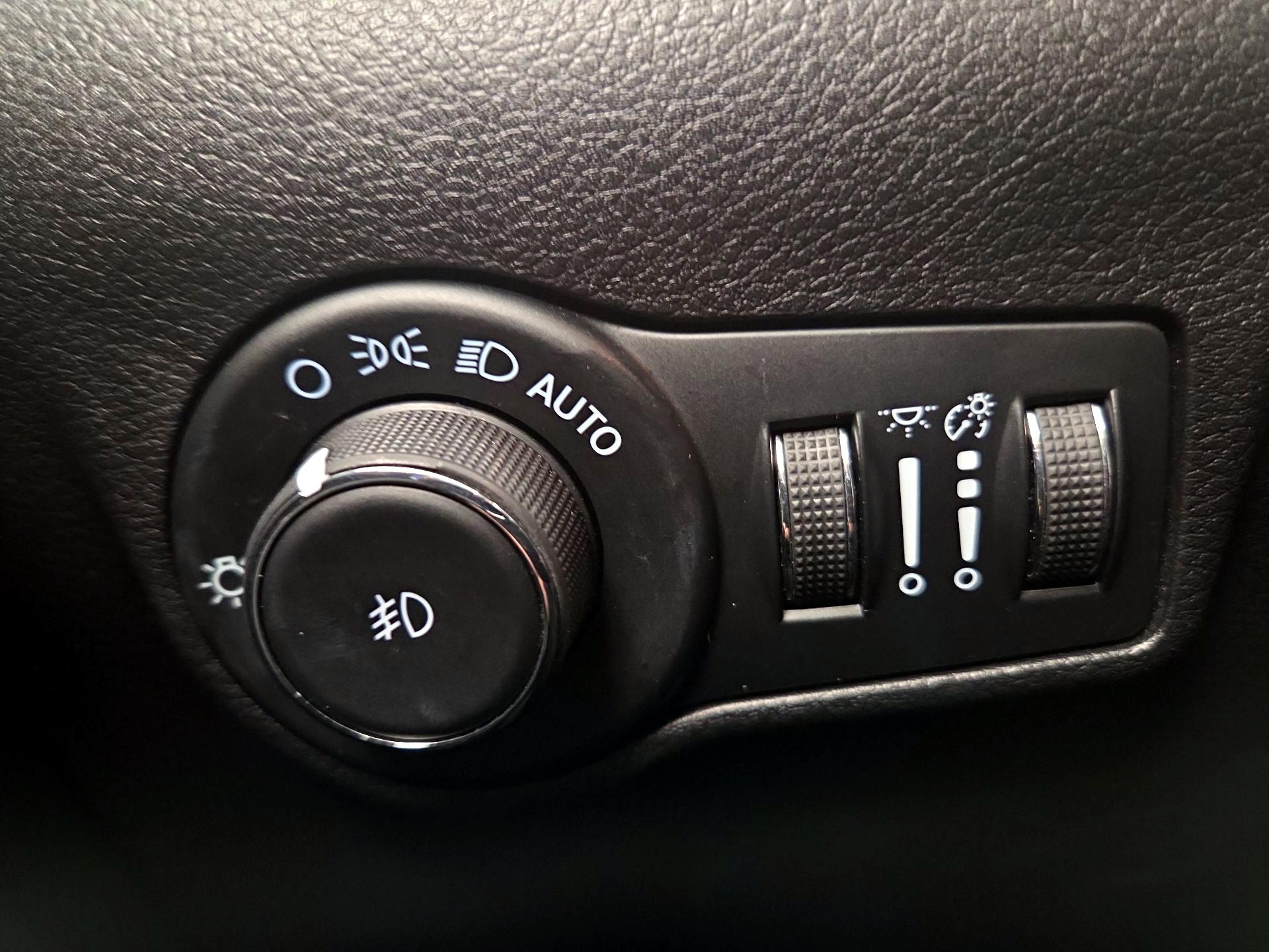 Thumbnail: 2022 Jeep Compass - 13