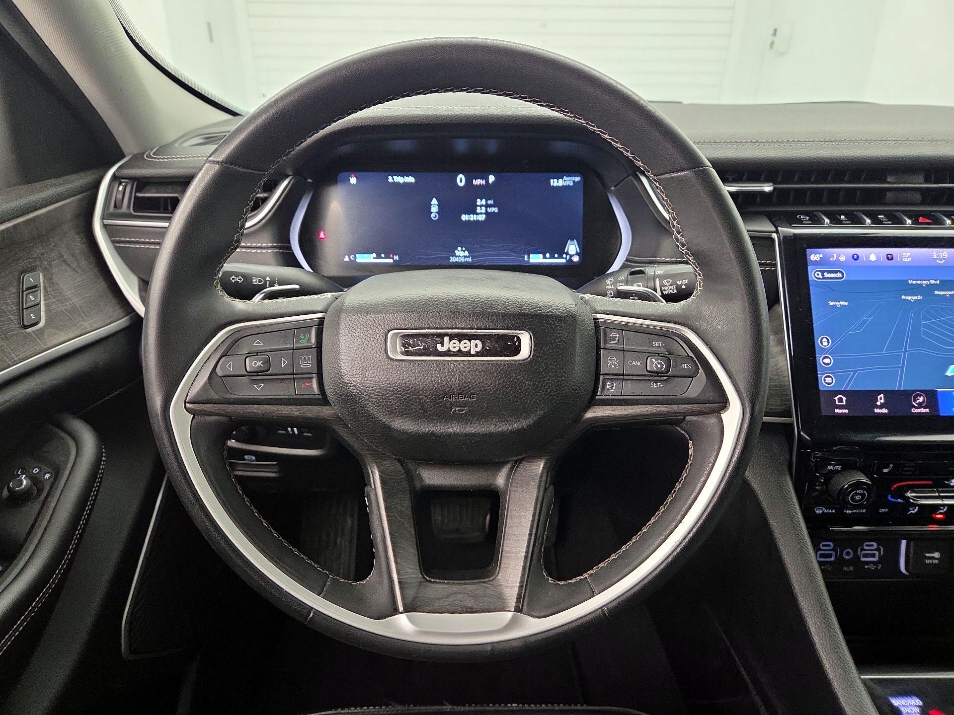 Thumbnail: 2023 Jeep Grand Cherokee - 10