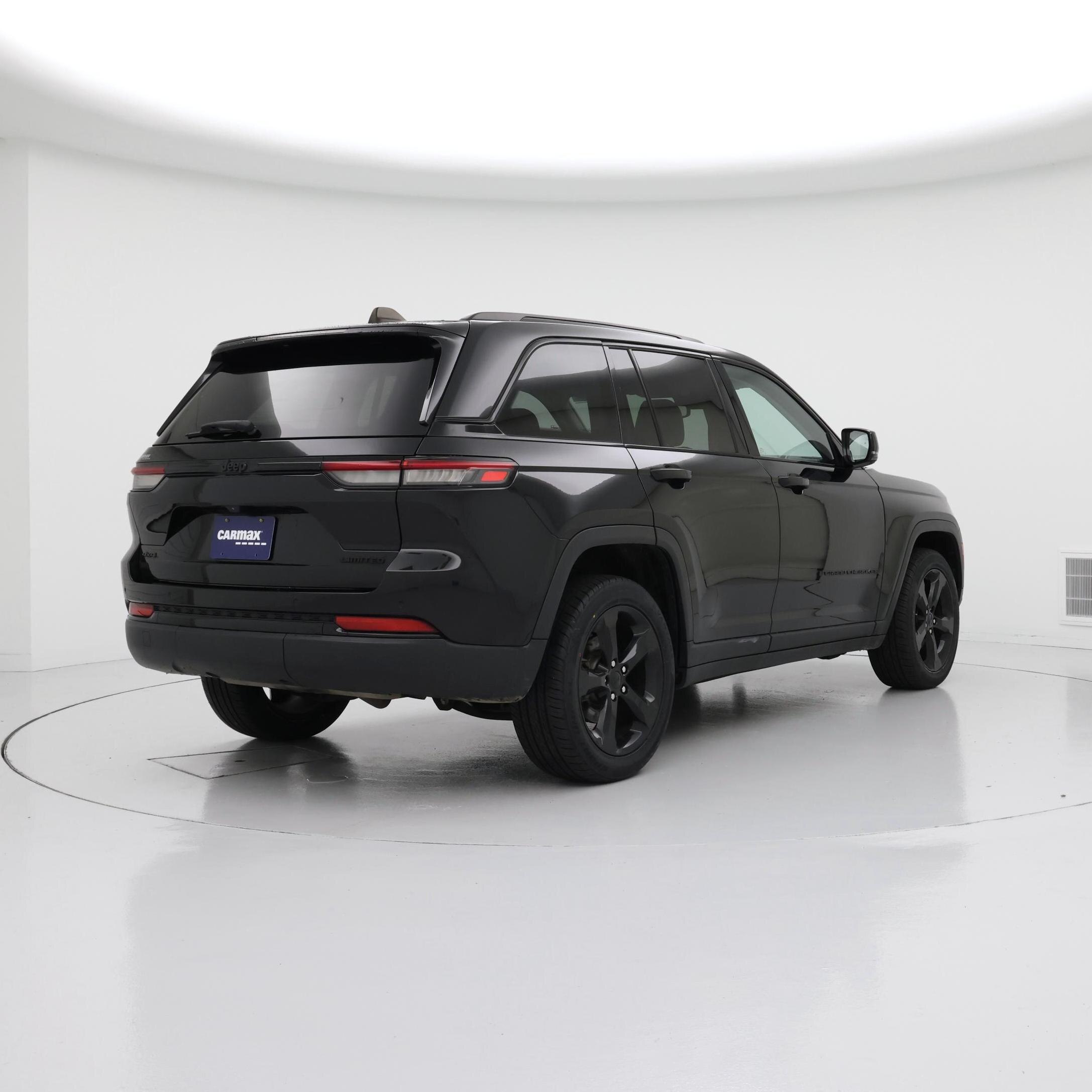 Thumbnail: 2023 Jeep Grand Cherokee - 8