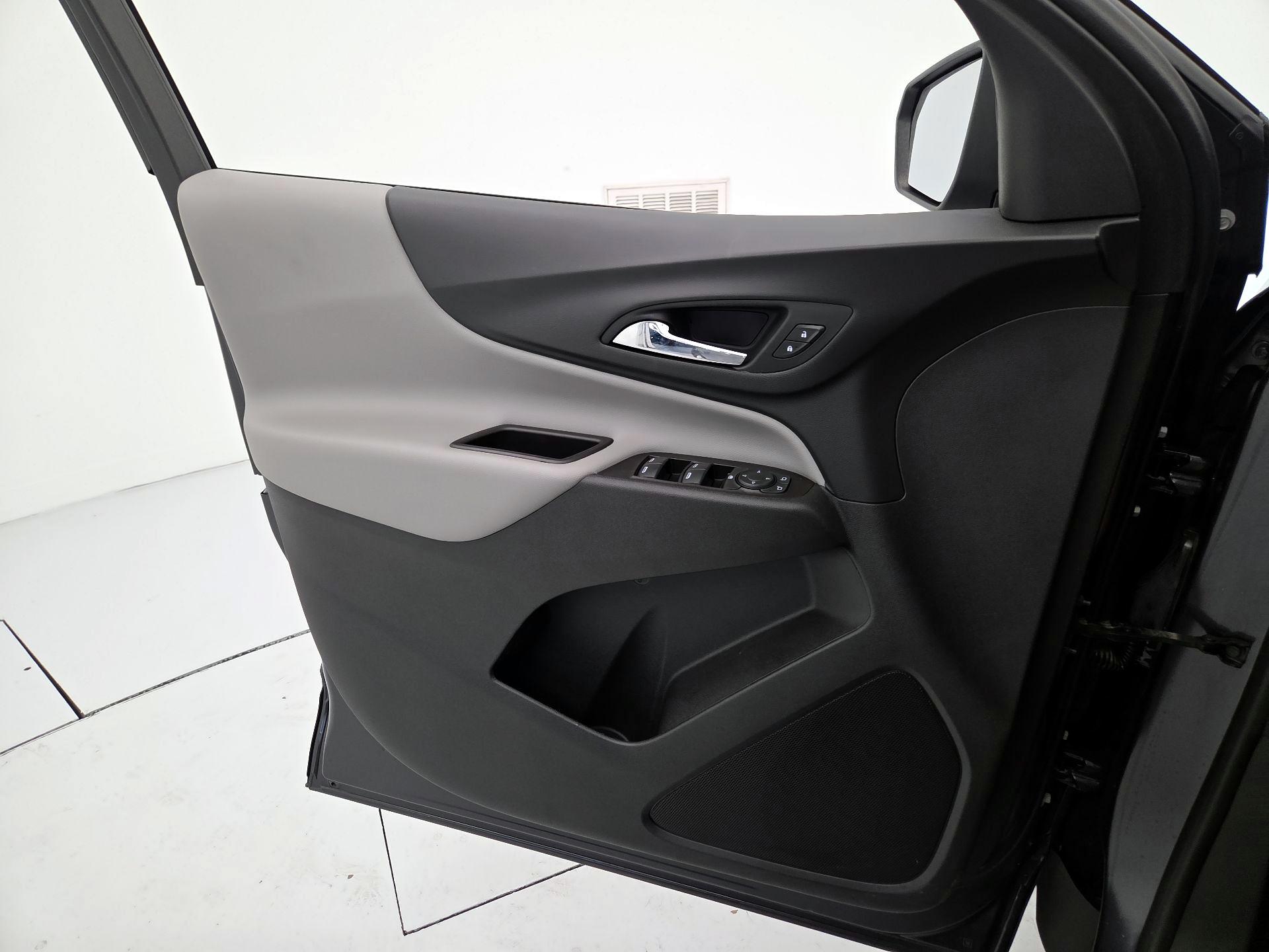 Thumbnail: 2022 Chevrolet Equinox - 12