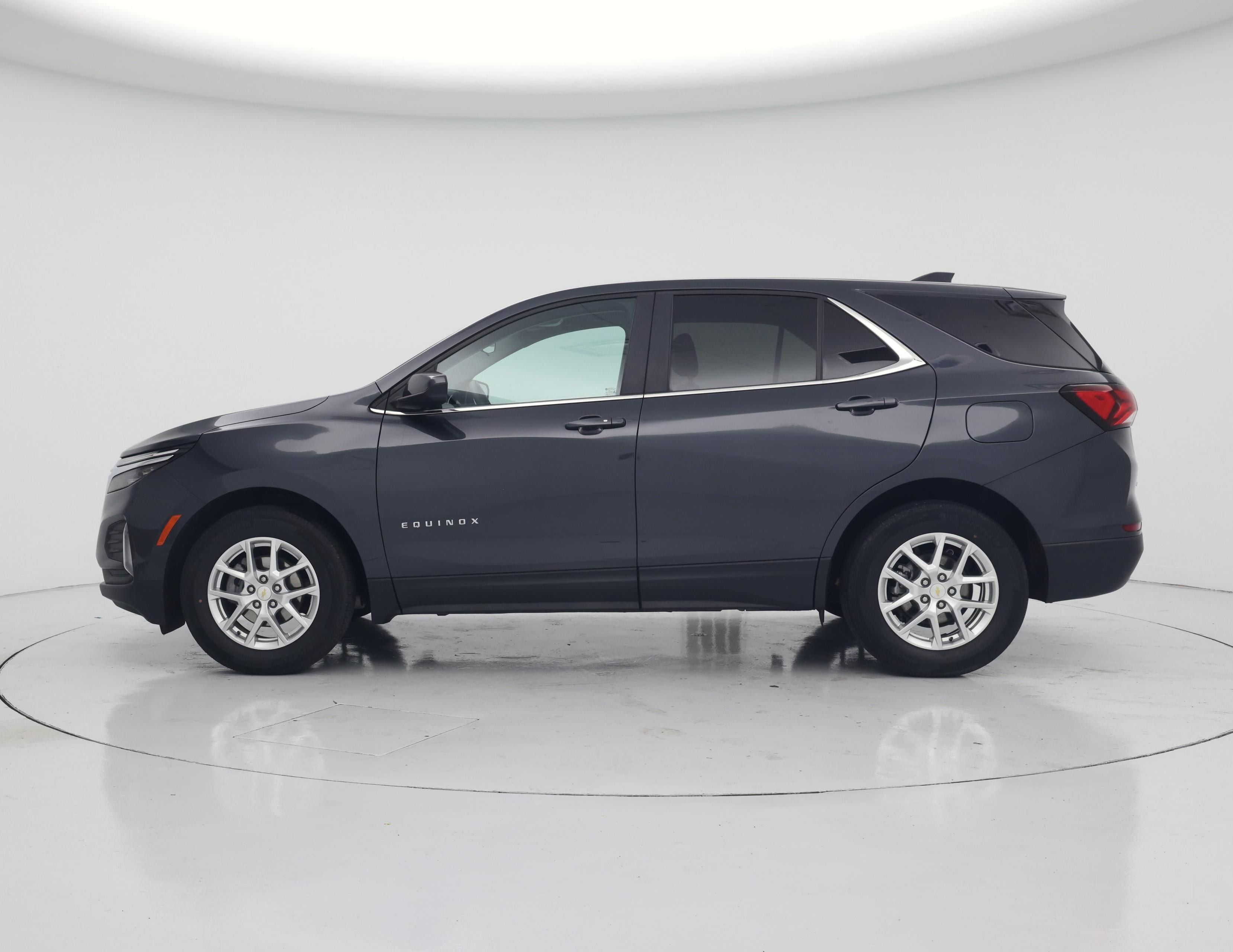 Thumbnail: 2022 Chevrolet Equinox - 3