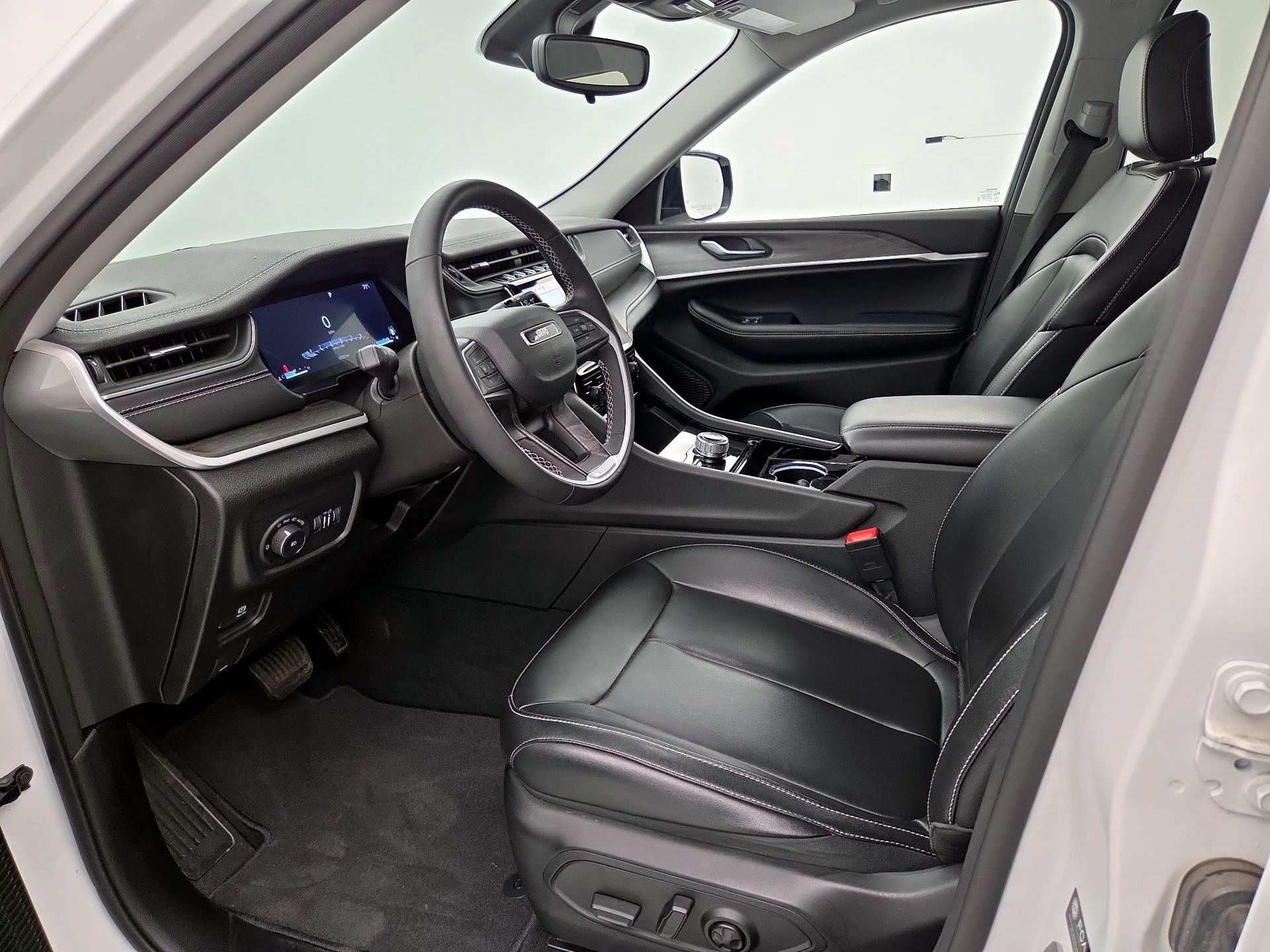 Thumbnail: 2023 Jeep Grand Cherokee - 11