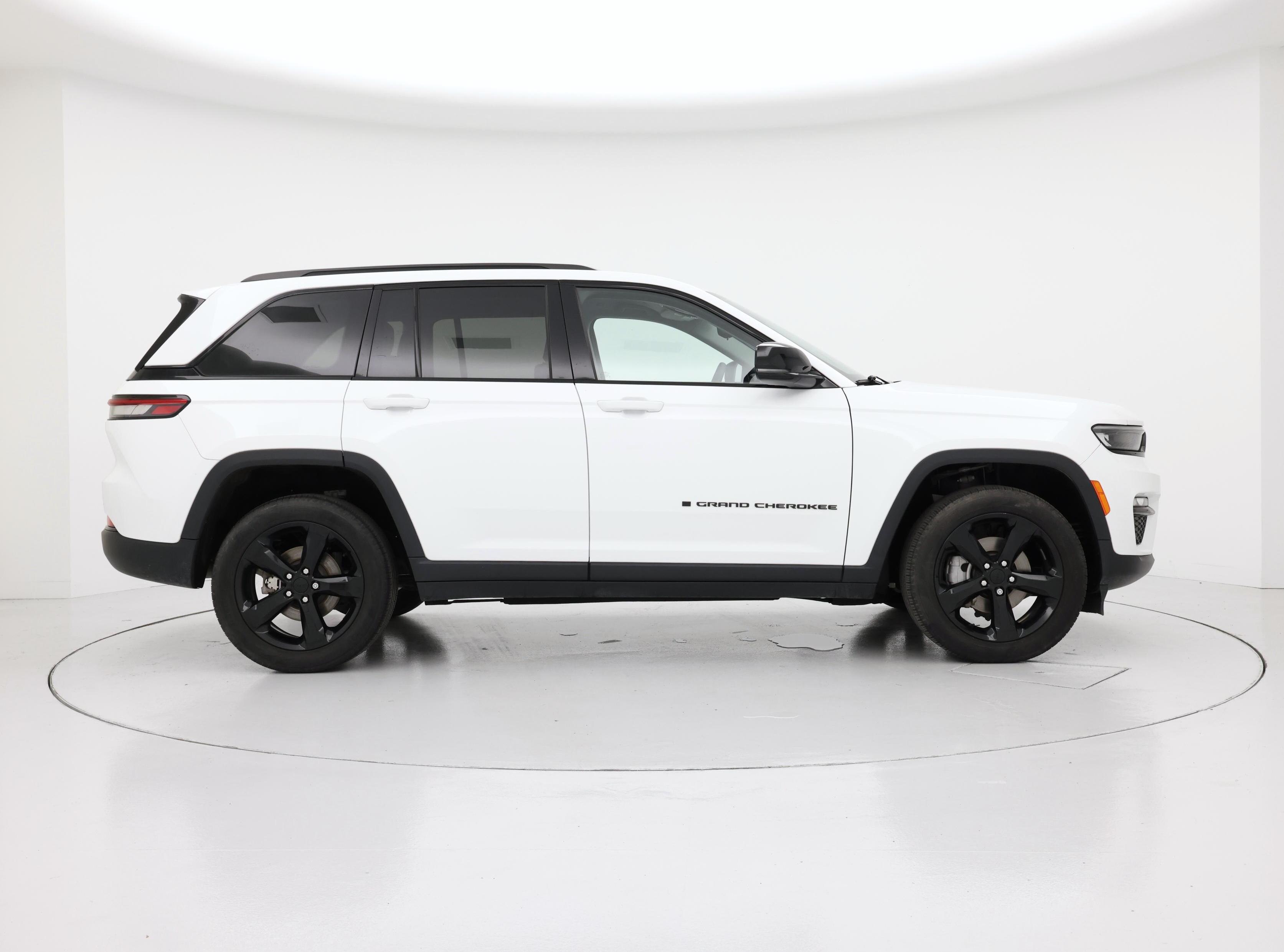 Thumbnail: 2023 Jeep Grand Cherokee - 7