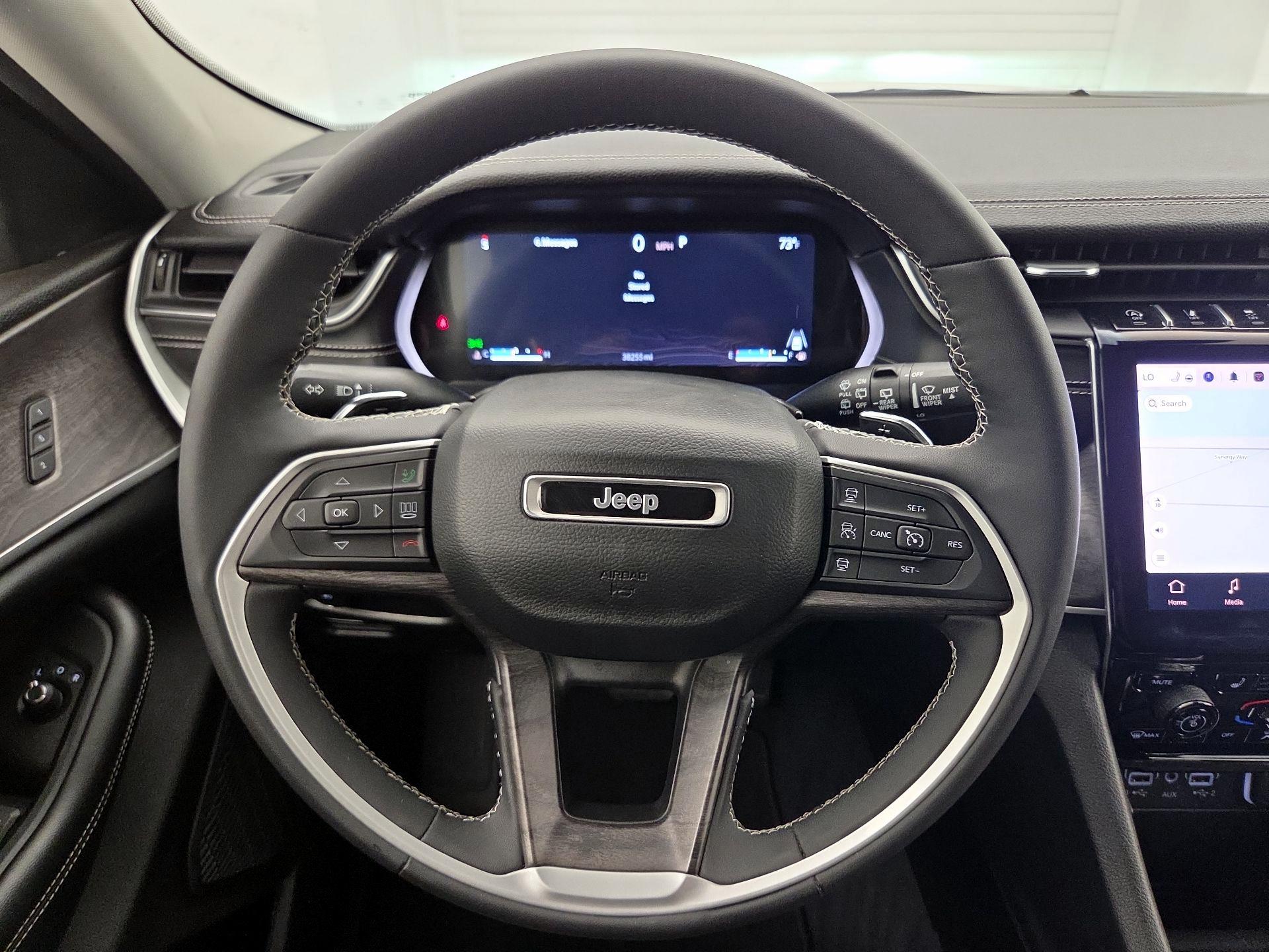 Thumbnail: 2023 Jeep Grand Cherokee - 10