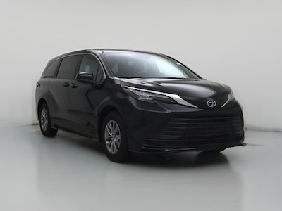 2025 Toyota Sienna LE