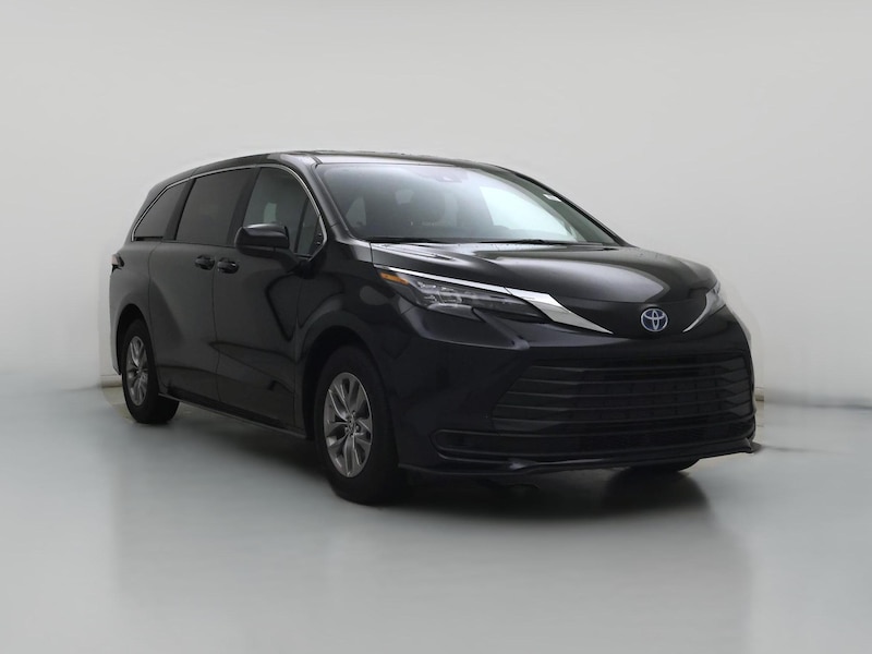 2025 Toyota Sienna LE