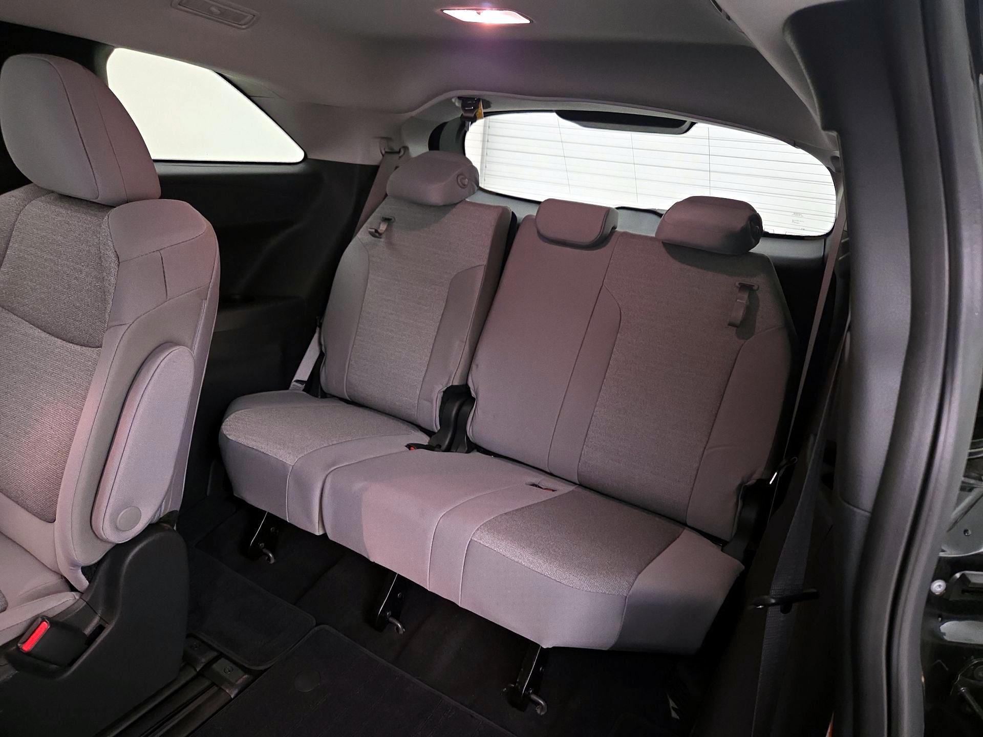 Thumbnail: 2025 Toyota Sienna - 20