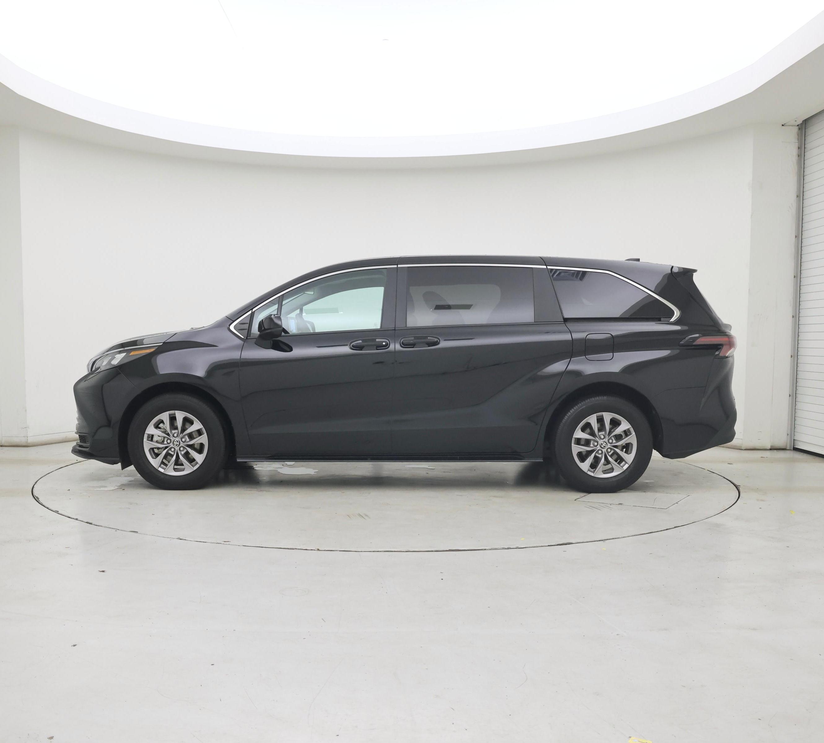 Thumbnail: 2025 Toyota Sienna - 3