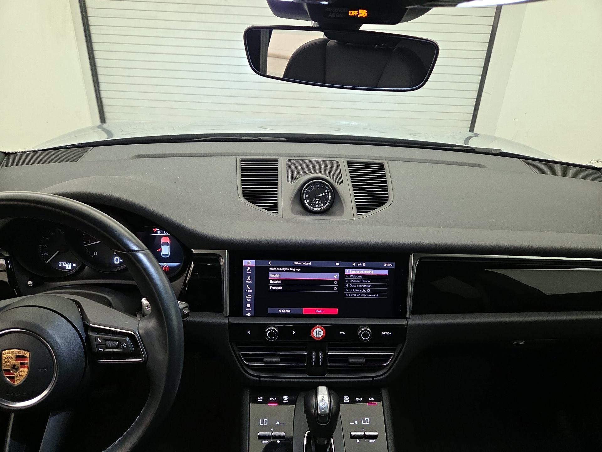 Thumbnail: 2023 Porsche Macan - 9