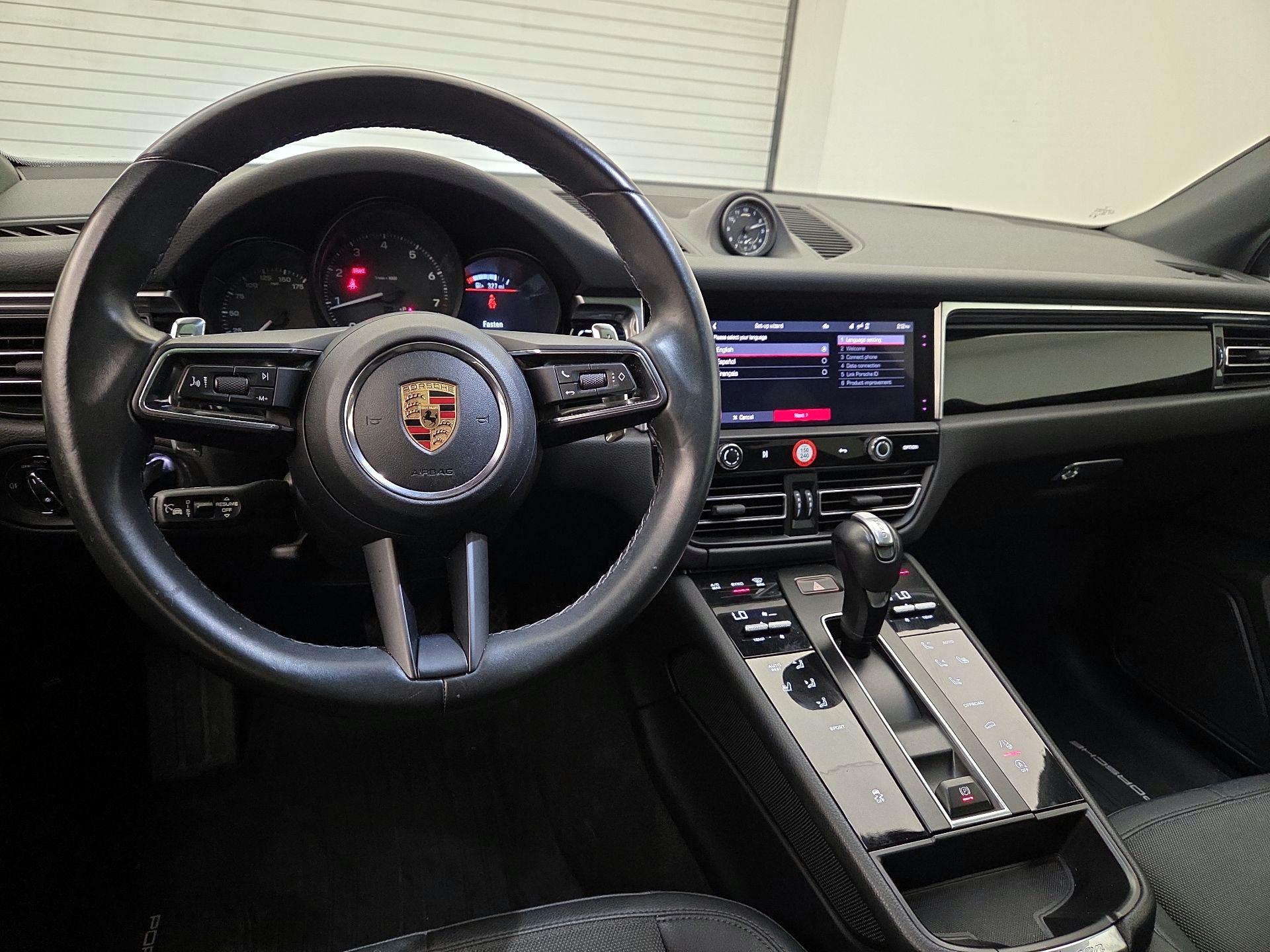 Thumbnail: 2023 Porsche Macan - 10