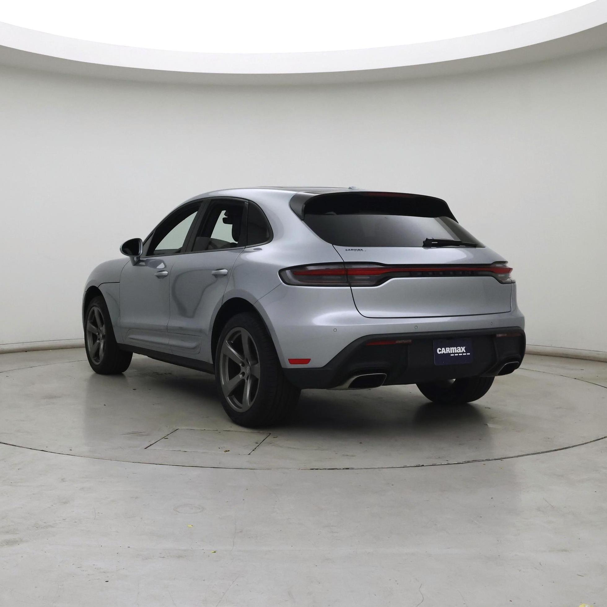 Thumbnail: 2023 Porsche Macan - 2