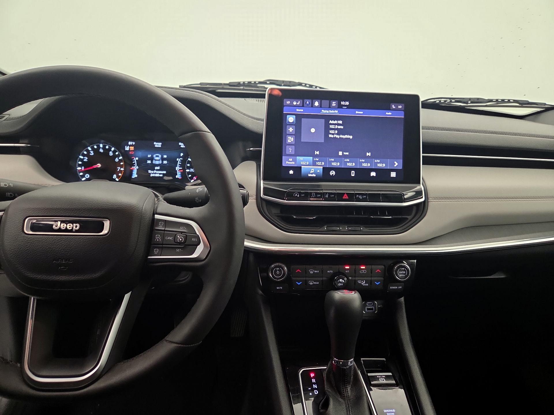 Thumbnail: 2023 Jeep Compass - 9