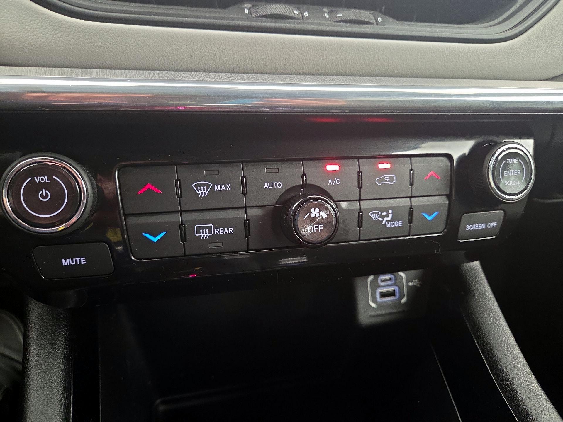 Thumbnail: 2023 Jeep Compass - 16