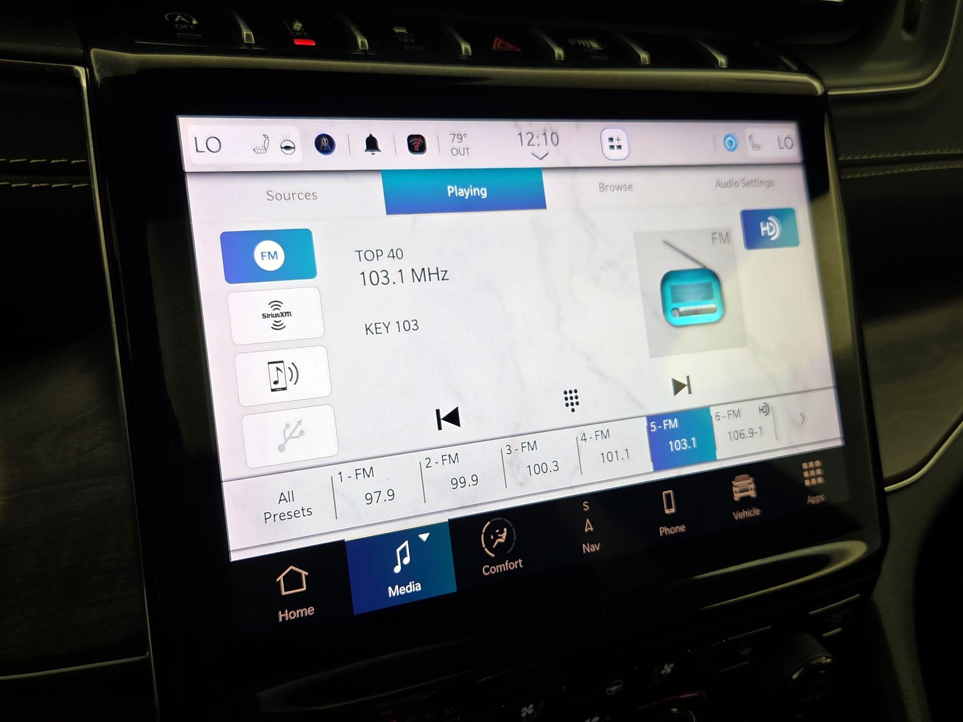 Thumbnail: 2023 Jeep Grand Cherokee - 16
