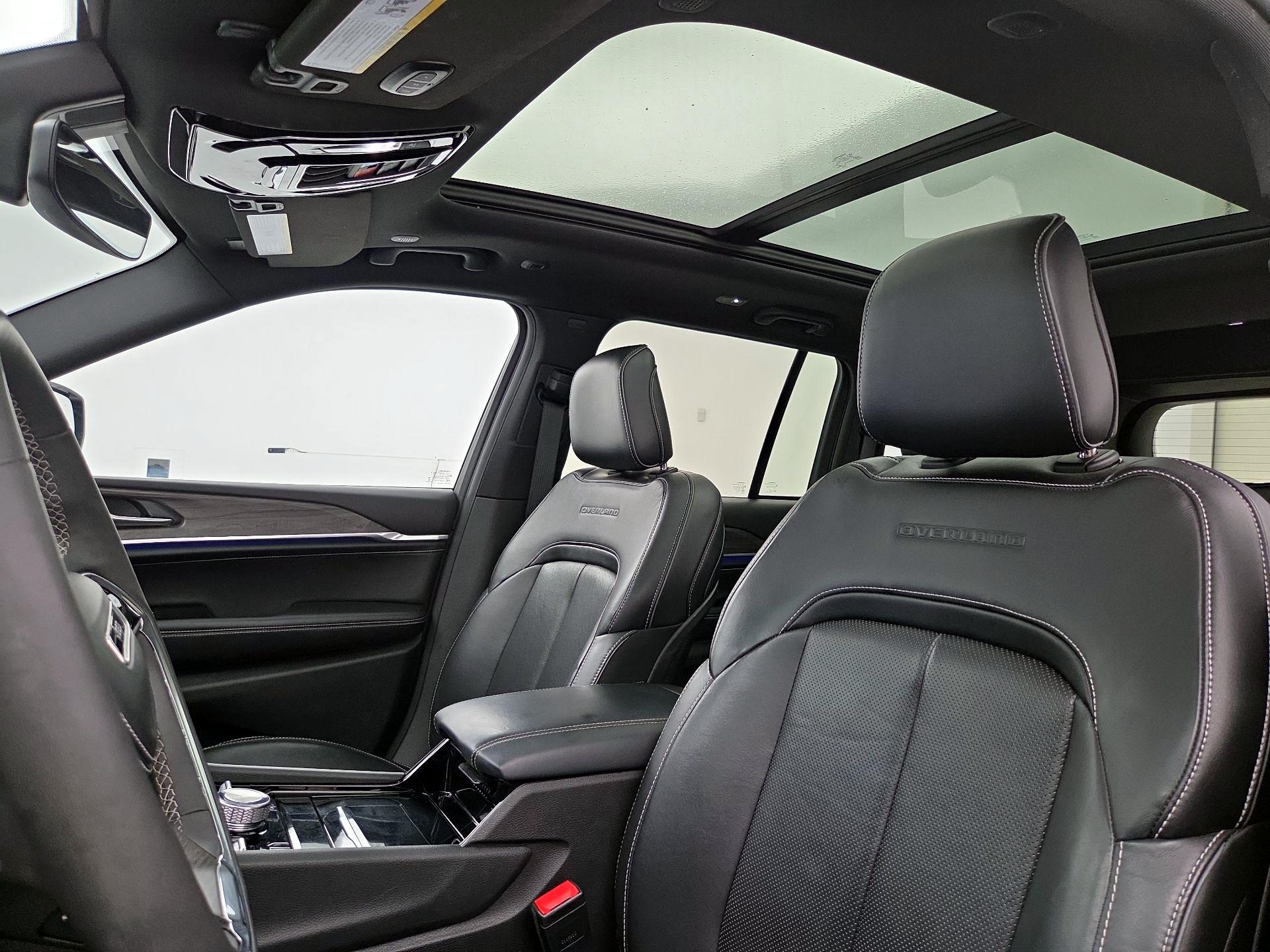 Thumbnail: 2023 Jeep Grand Cherokee - 20