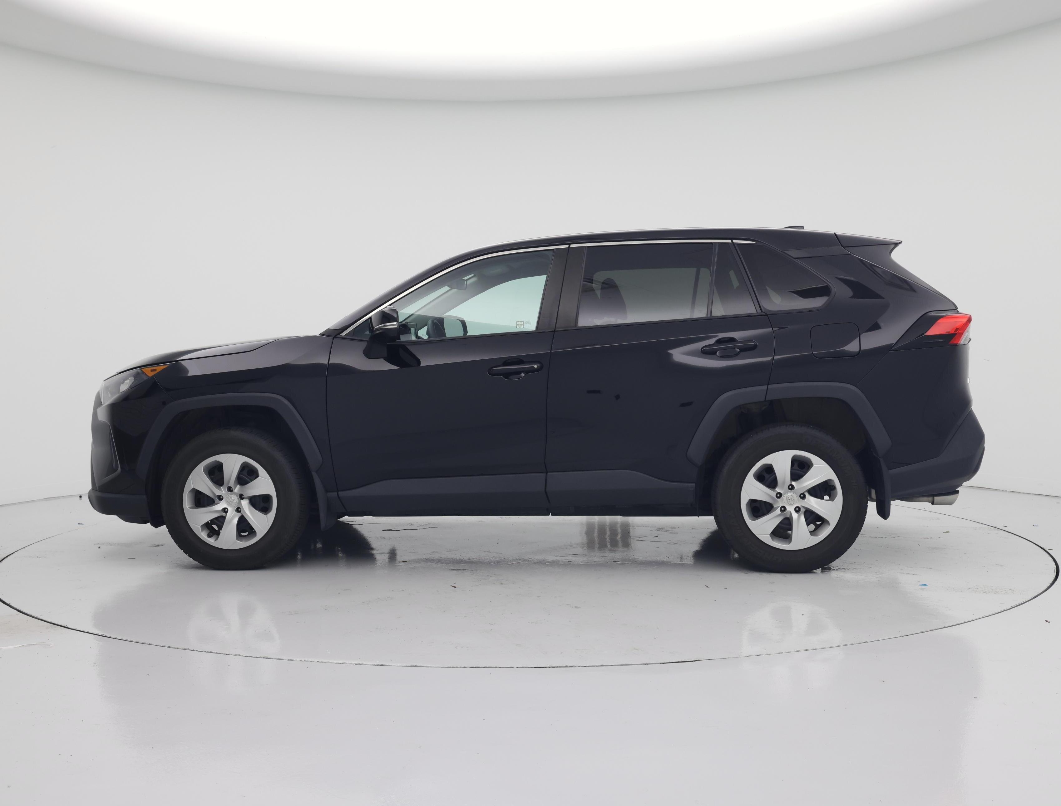 Thumbnail: 2022 Toyota RAV4 - 3