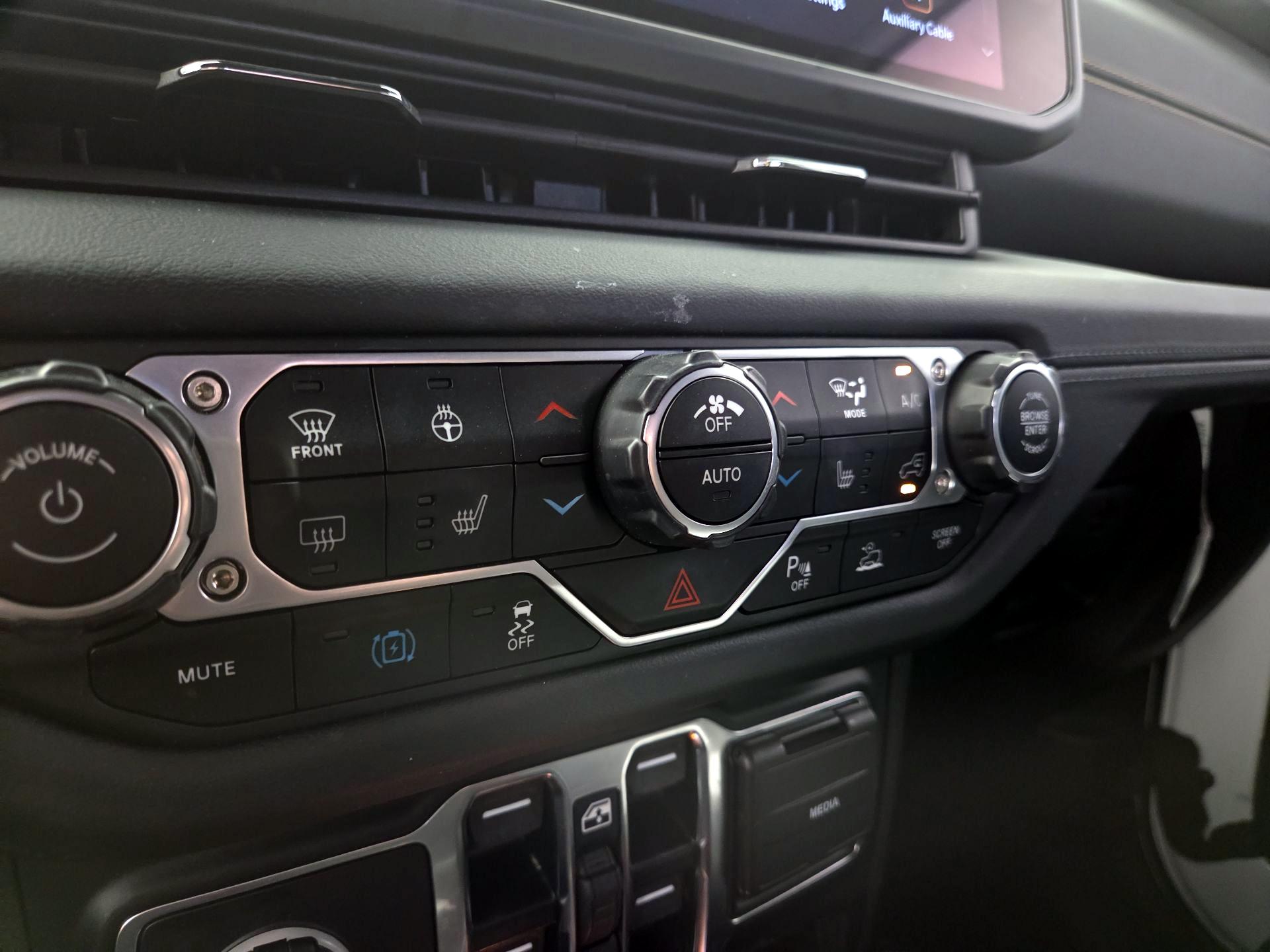 Thumbnail: 2024 Jeep Wrangler - 16