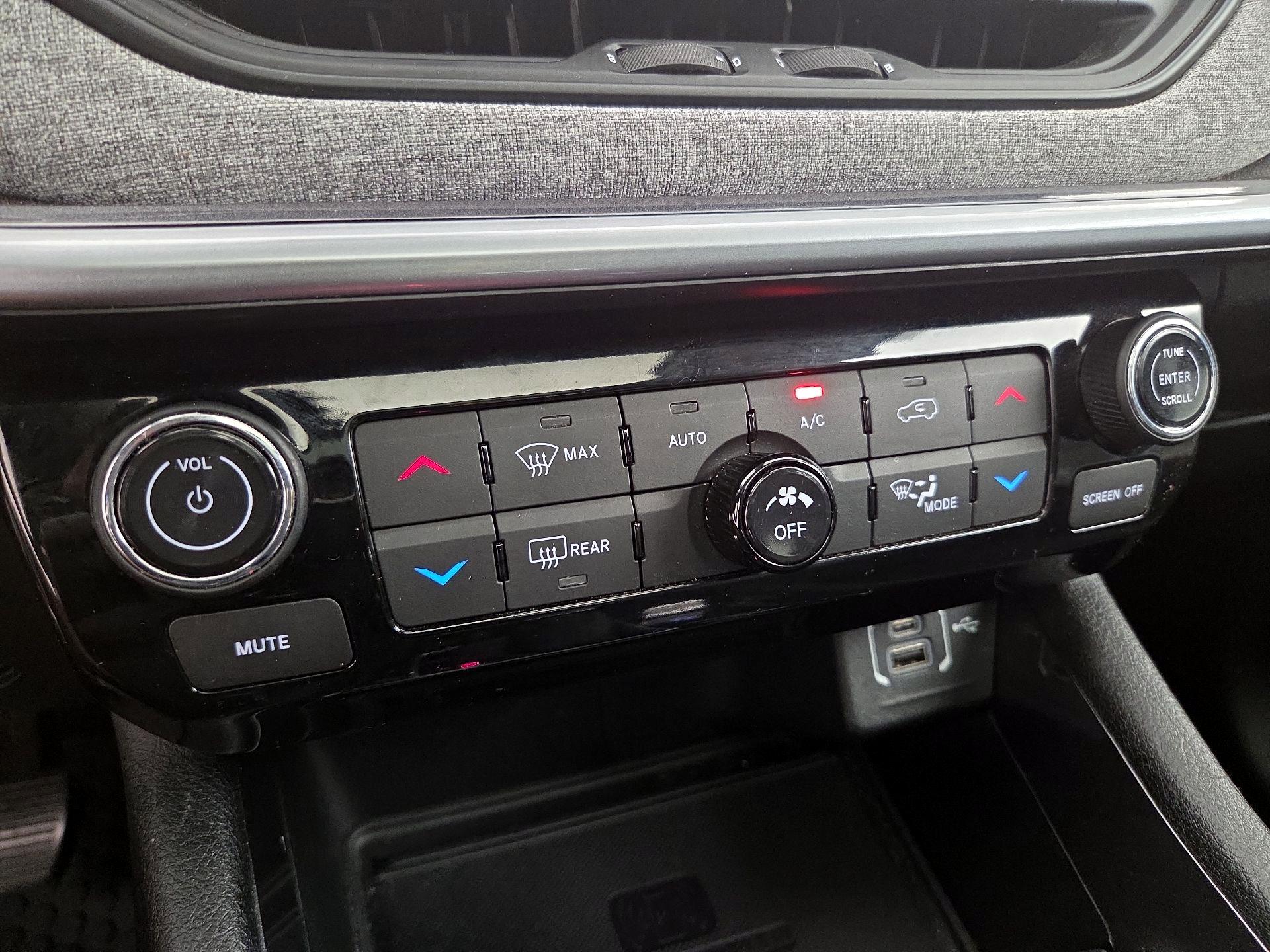 Thumbnail: 2022 Jeep Compass - 16