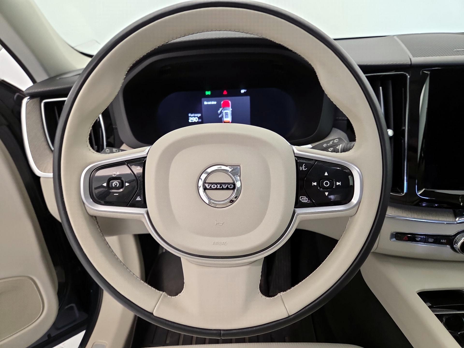 Thumbnail: 2023 Volvo XC60 - 10
