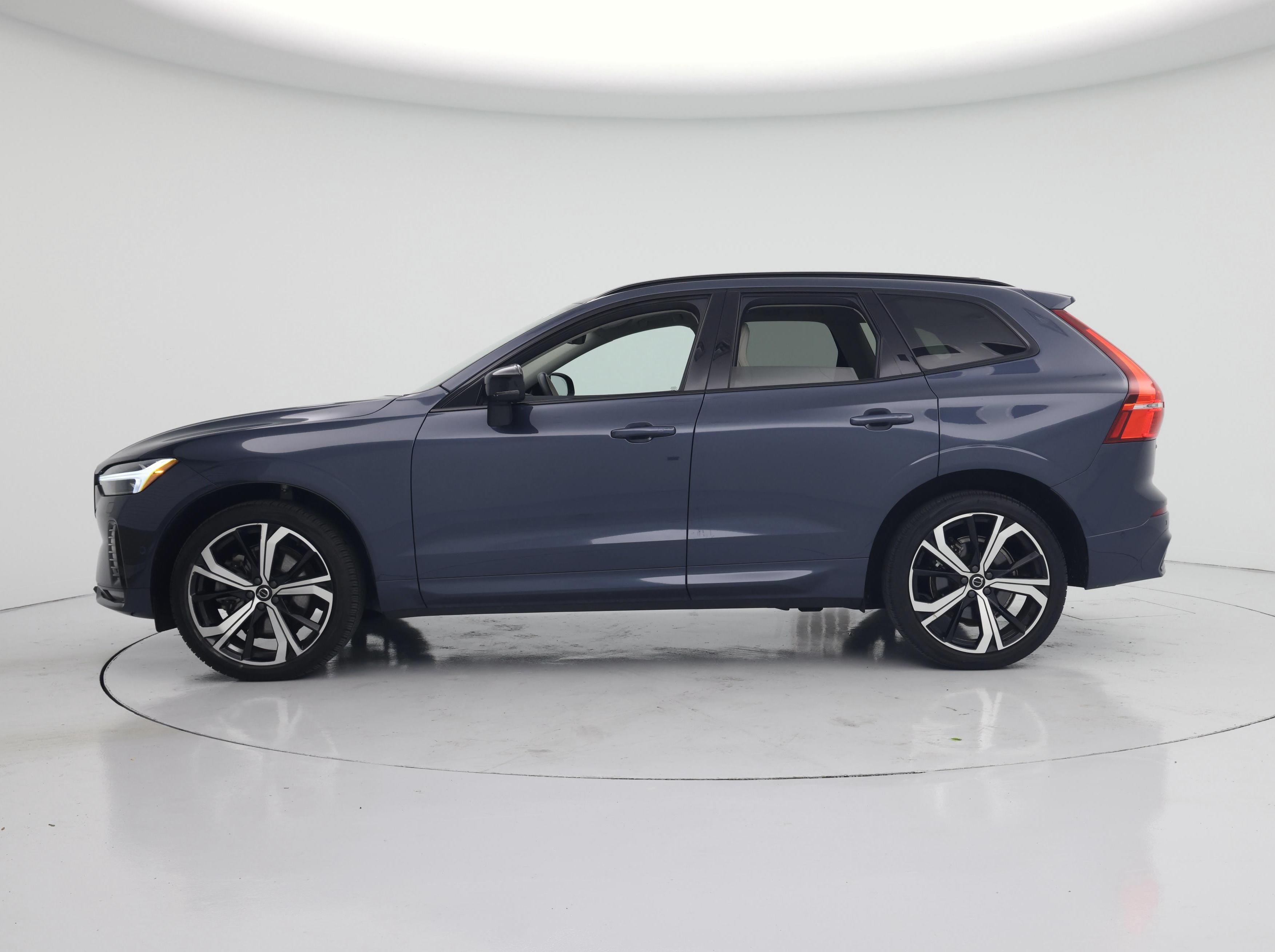Thumbnail: 2023 Volvo XC60 - 3
