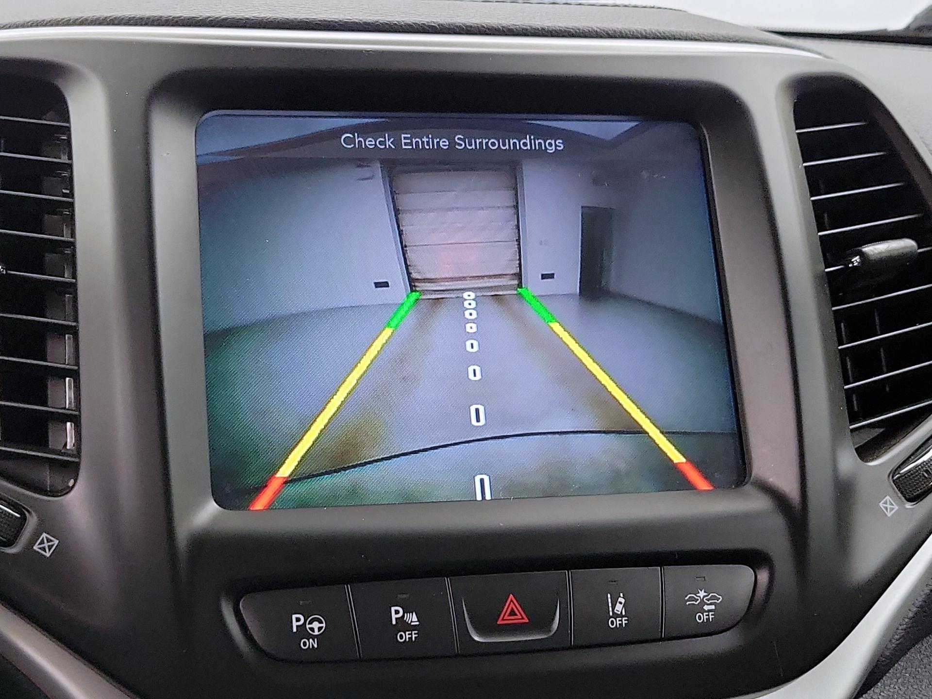 Thumbnail: 2015 Jeep Cherokee - 15