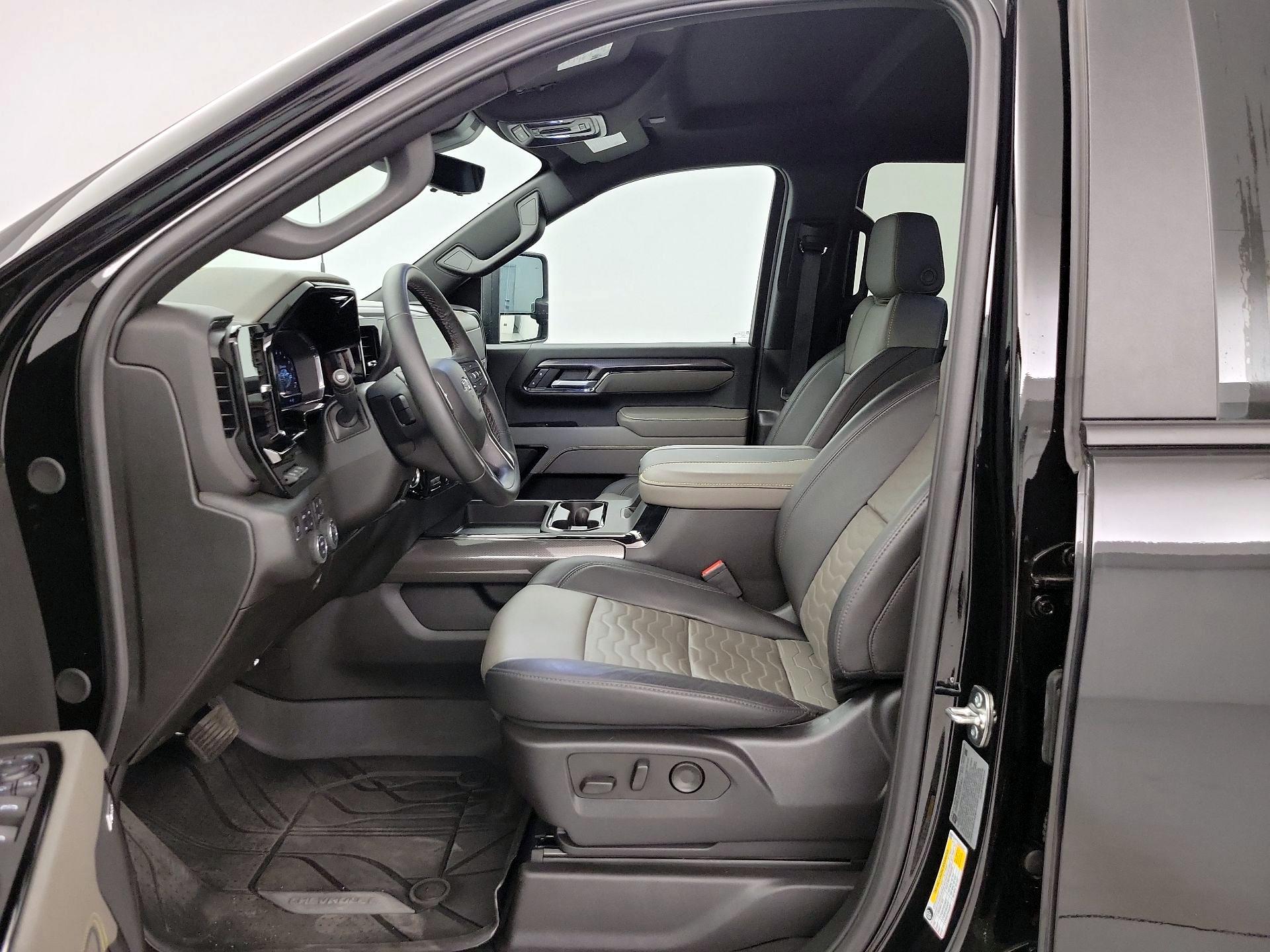 Thumbnail: 2025 Chevrolet Silverado 2500 - 11