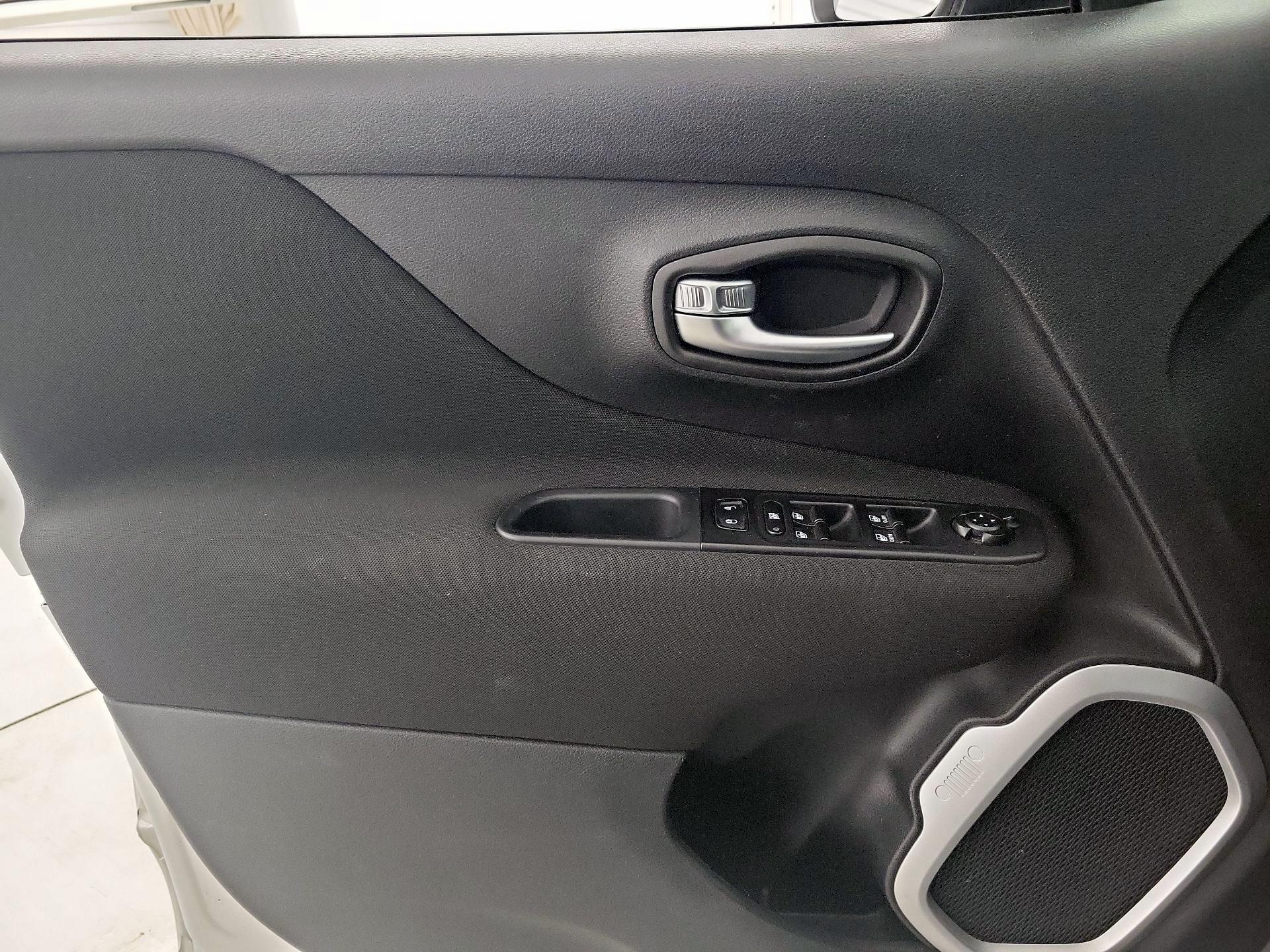 Thumbnail: 2021 Jeep Renegade - 12