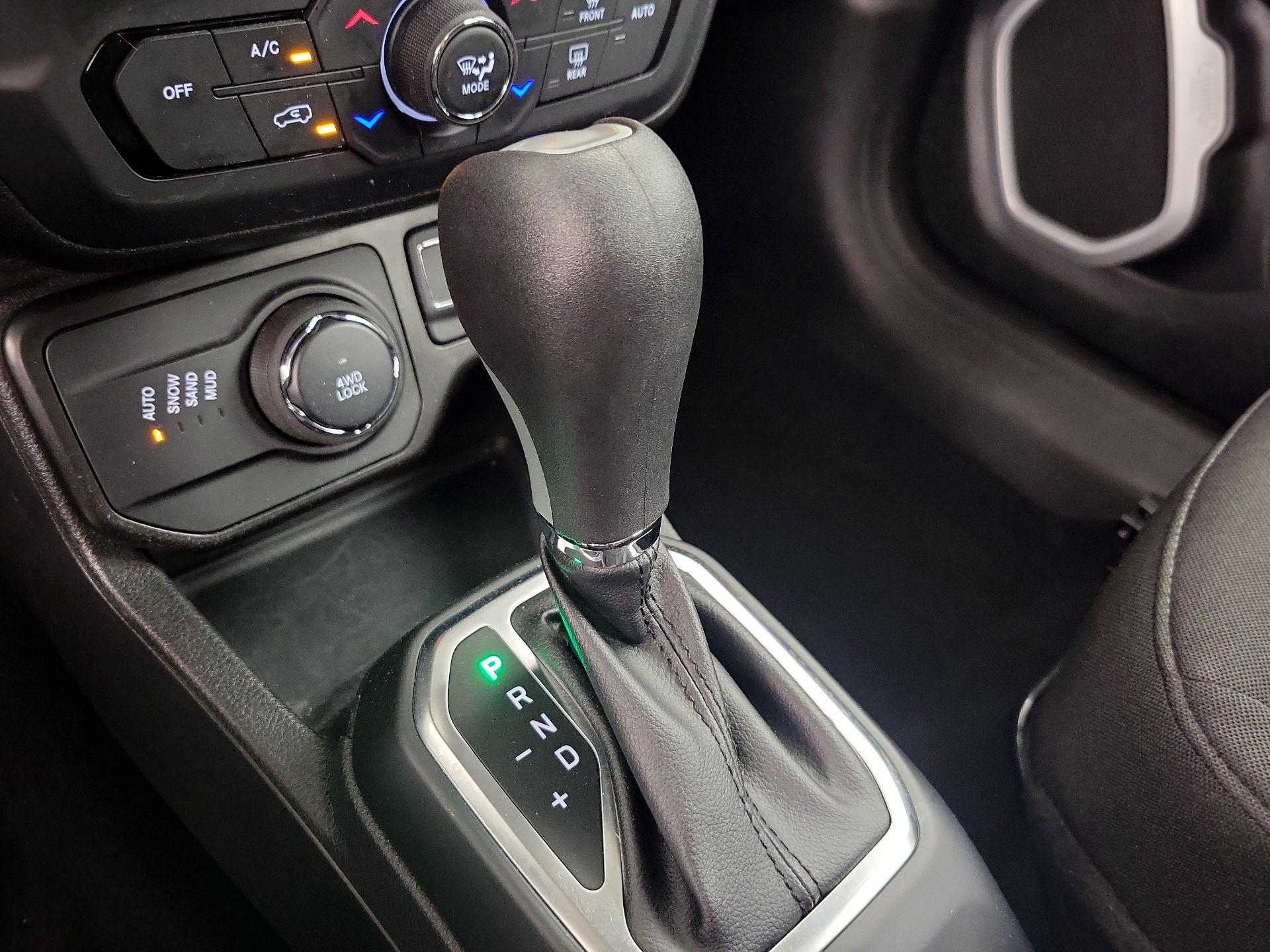 Thumbnail: 2021 Jeep Renegade - 17
